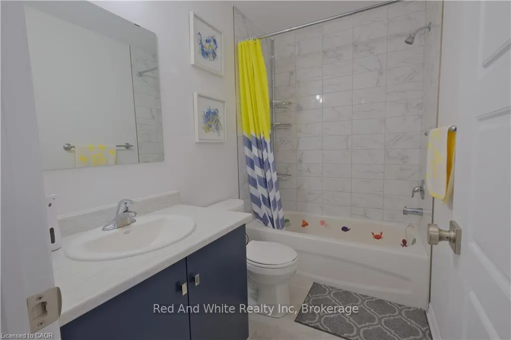Photo 13 of 12 Roseberry Lane, Kitchener — HOMEH