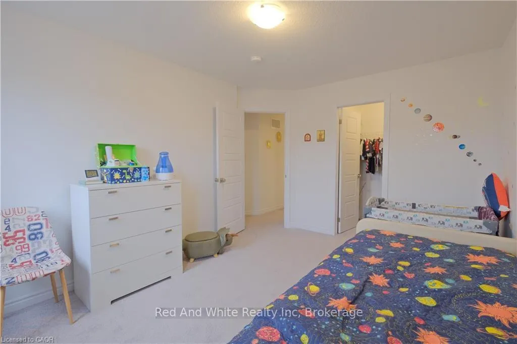 Photo 16 of 12 Roseberry Lane, Kitchener — HOMEH