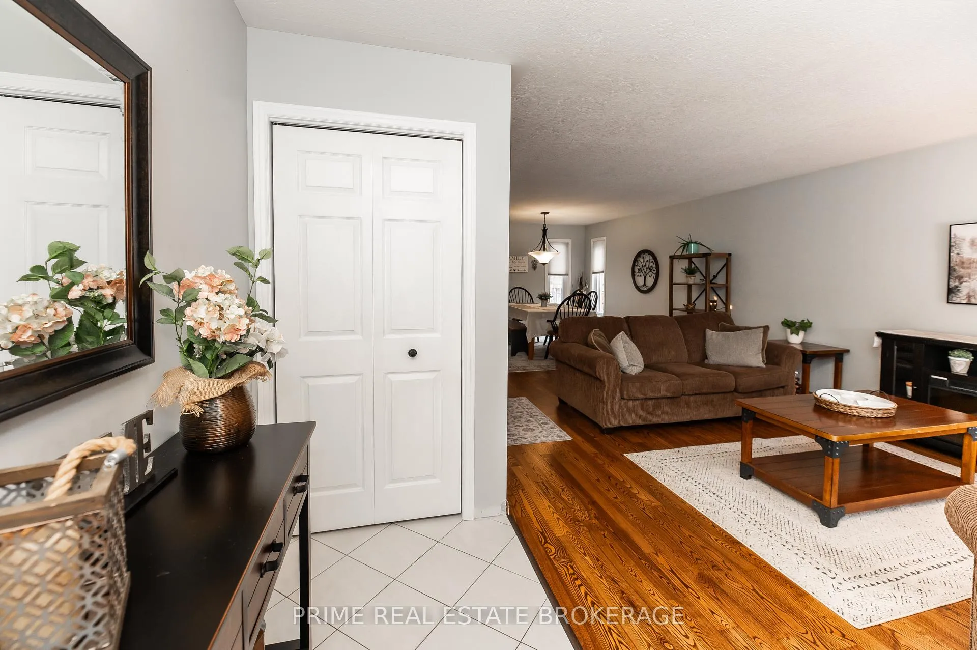 Photo 3 of 16 Timberlane Crescent, Central Elgin, Rural Central Elgin — HOMEH