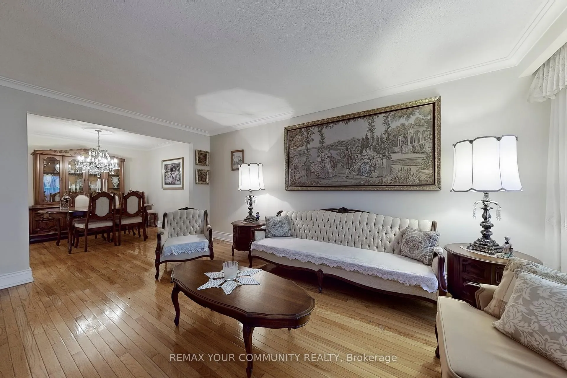 Photo 6 of 37 Marilyn Place, Vaughan, West Woodbridge — HOMEH