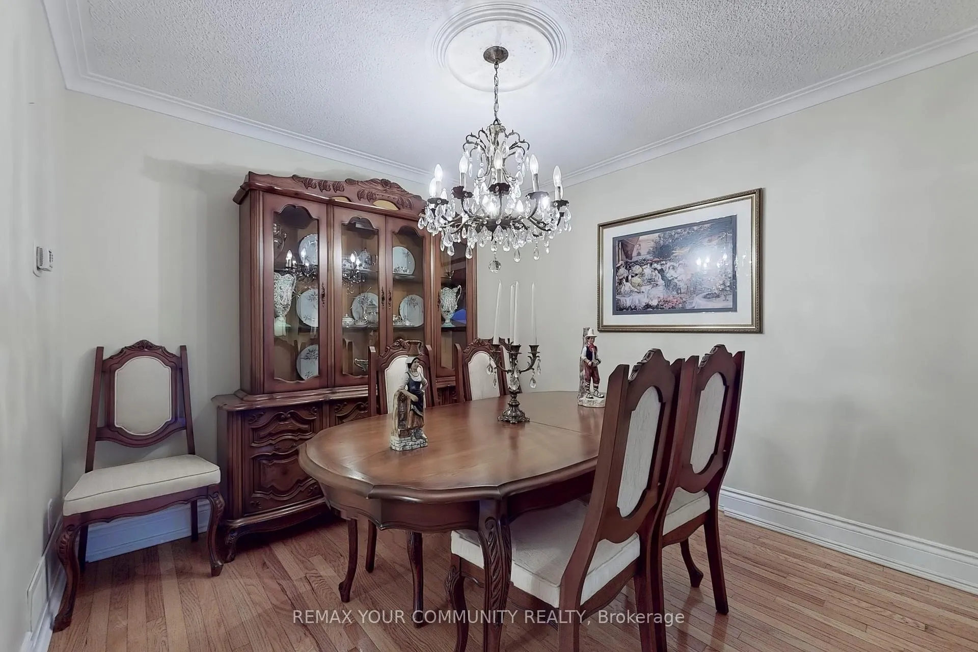 Photo 7 of 37 Marilyn Place, Vaughan, West Woodbridge — HOMEH