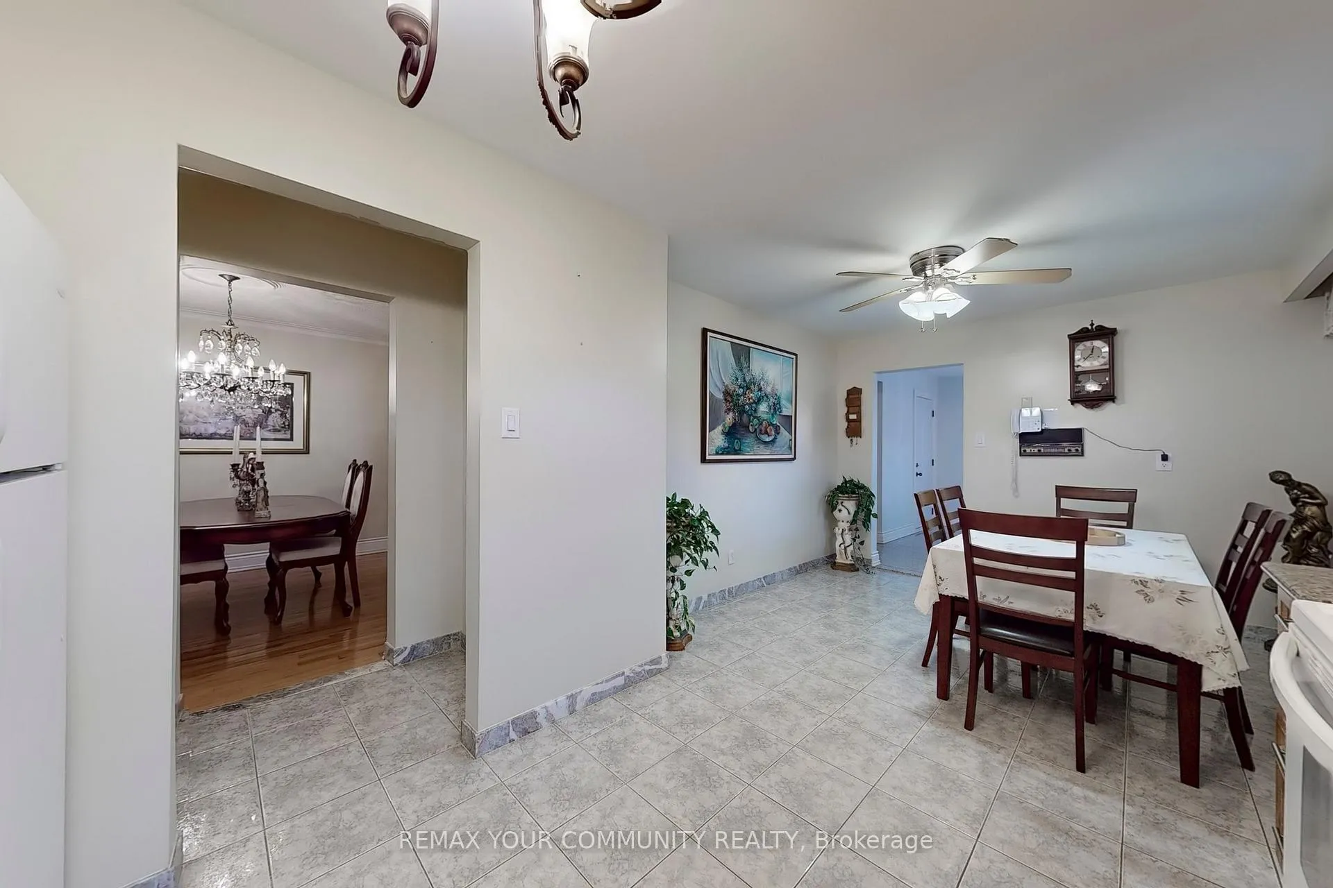 Photo 11 of 37 Marilyn Place, Vaughan, West Woodbridge — HOMEH