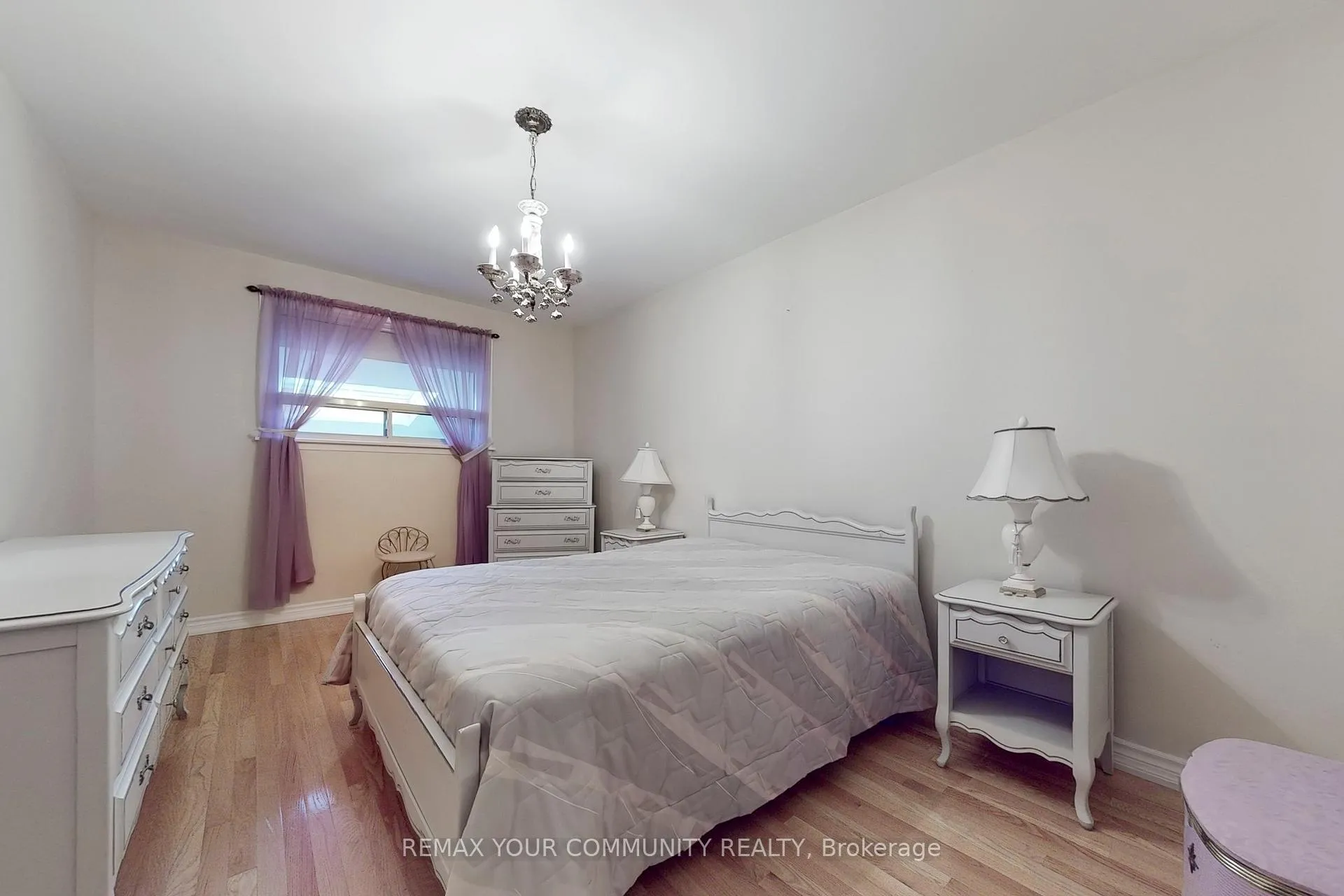 Photo 13 of 37 Marilyn Place, Vaughan, West Woodbridge — HOMEH