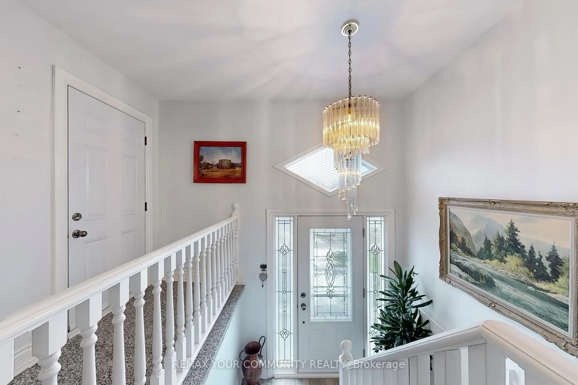 Photo 21 of 37 Marilyn Place, Vaughan, West Woodbridge — HOMEH