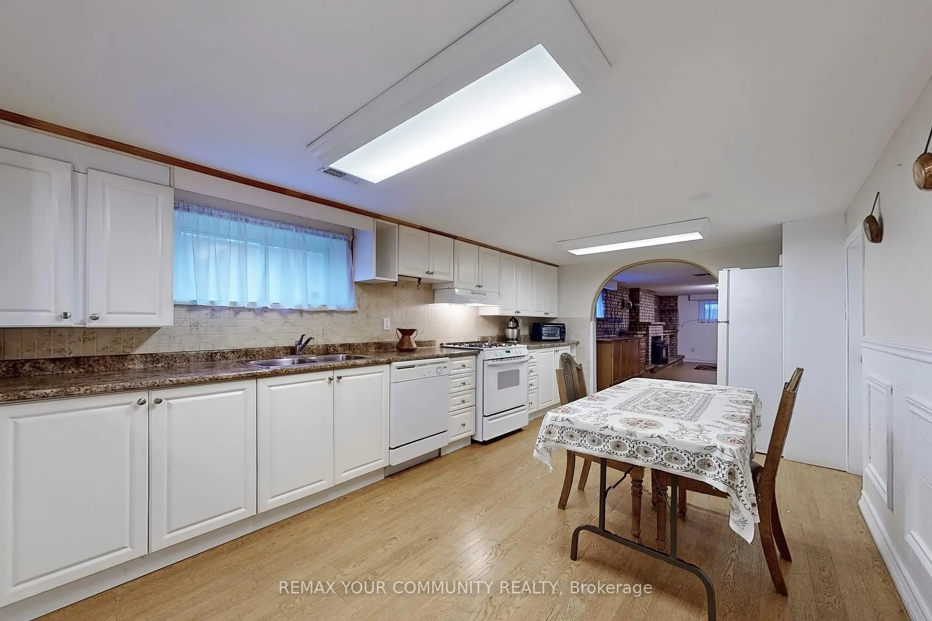 Photo 30 of 37 Marilyn Place, Vaughan, West Woodbridge — HOMEH