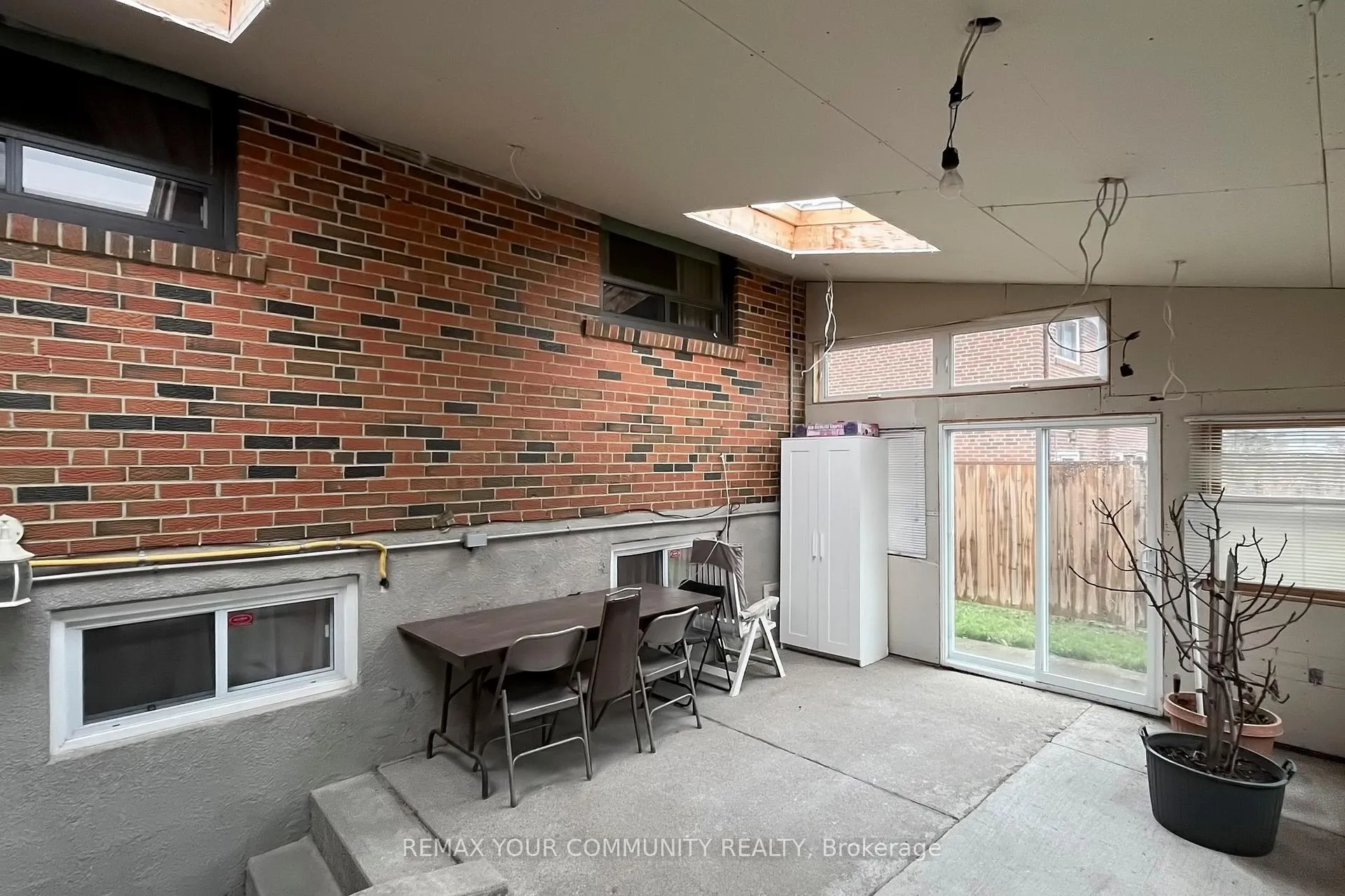 Photo 35 of 37 Marilyn Place, Vaughan, West Woodbridge — HOMEH