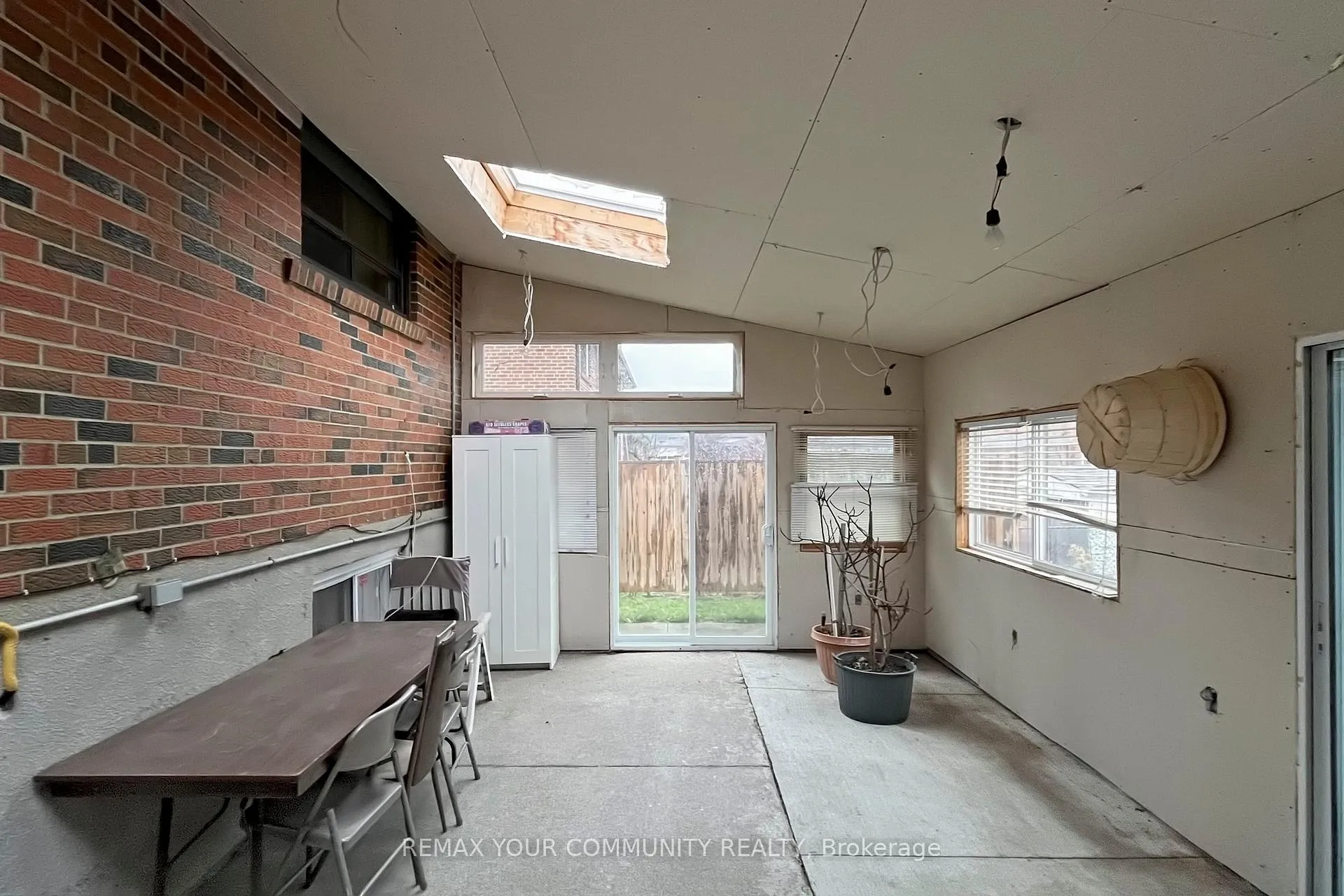 Photo 36 of 37 Marilyn Place, Vaughan, West Woodbridge — HOMEH