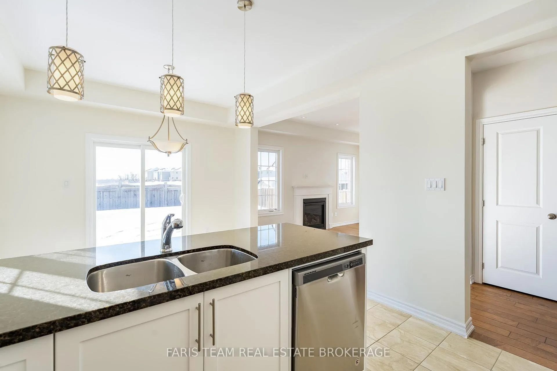 Photo 6 of 41 Diana Drive, Orillia — HOMEH
