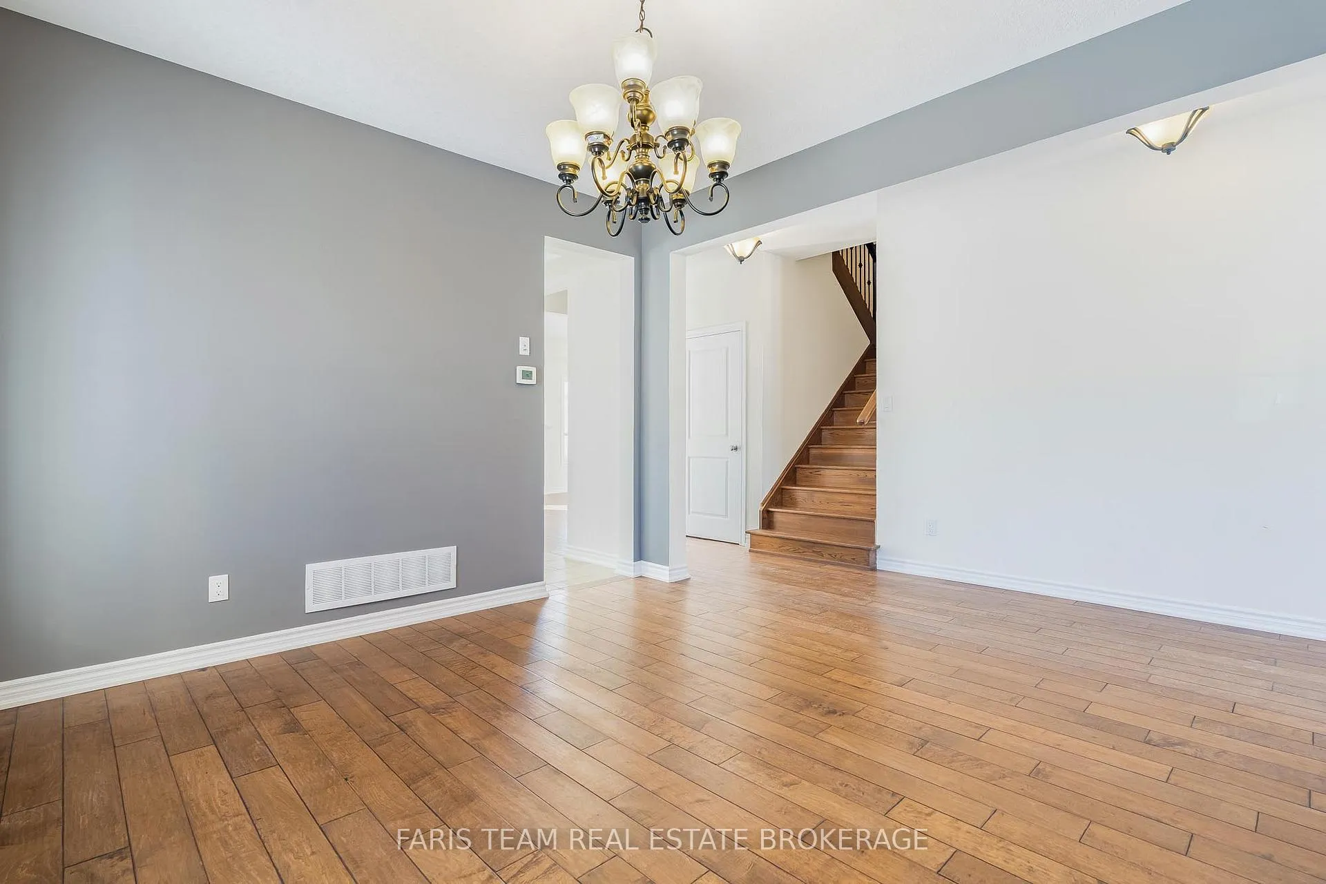 Photo 11 of 41 Diana Drive, Orillia — HOMEH