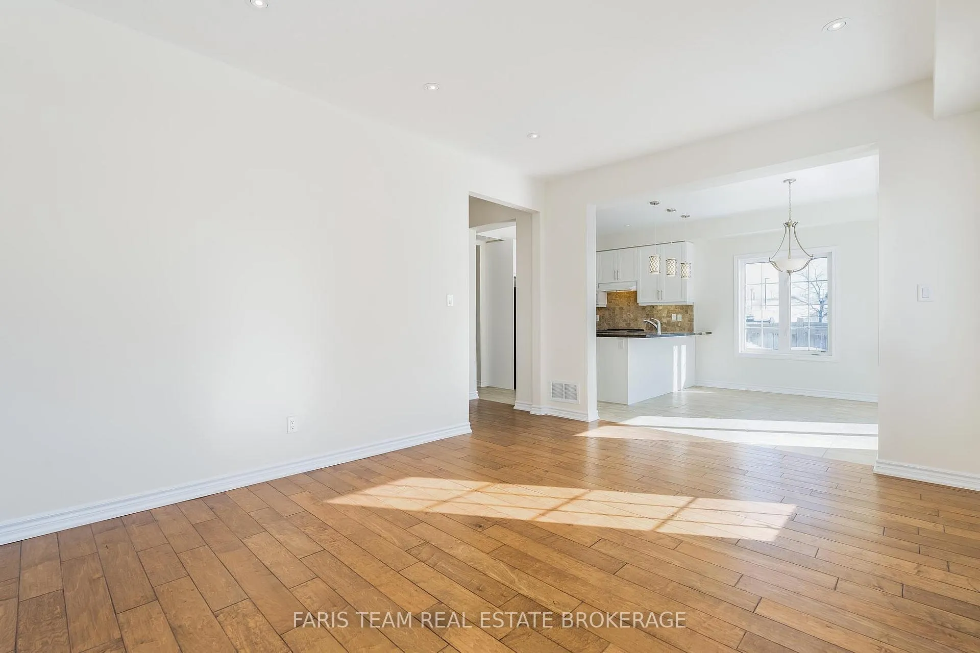 Photo 14 of 41 Diana Drive, Orillia — HOMEH