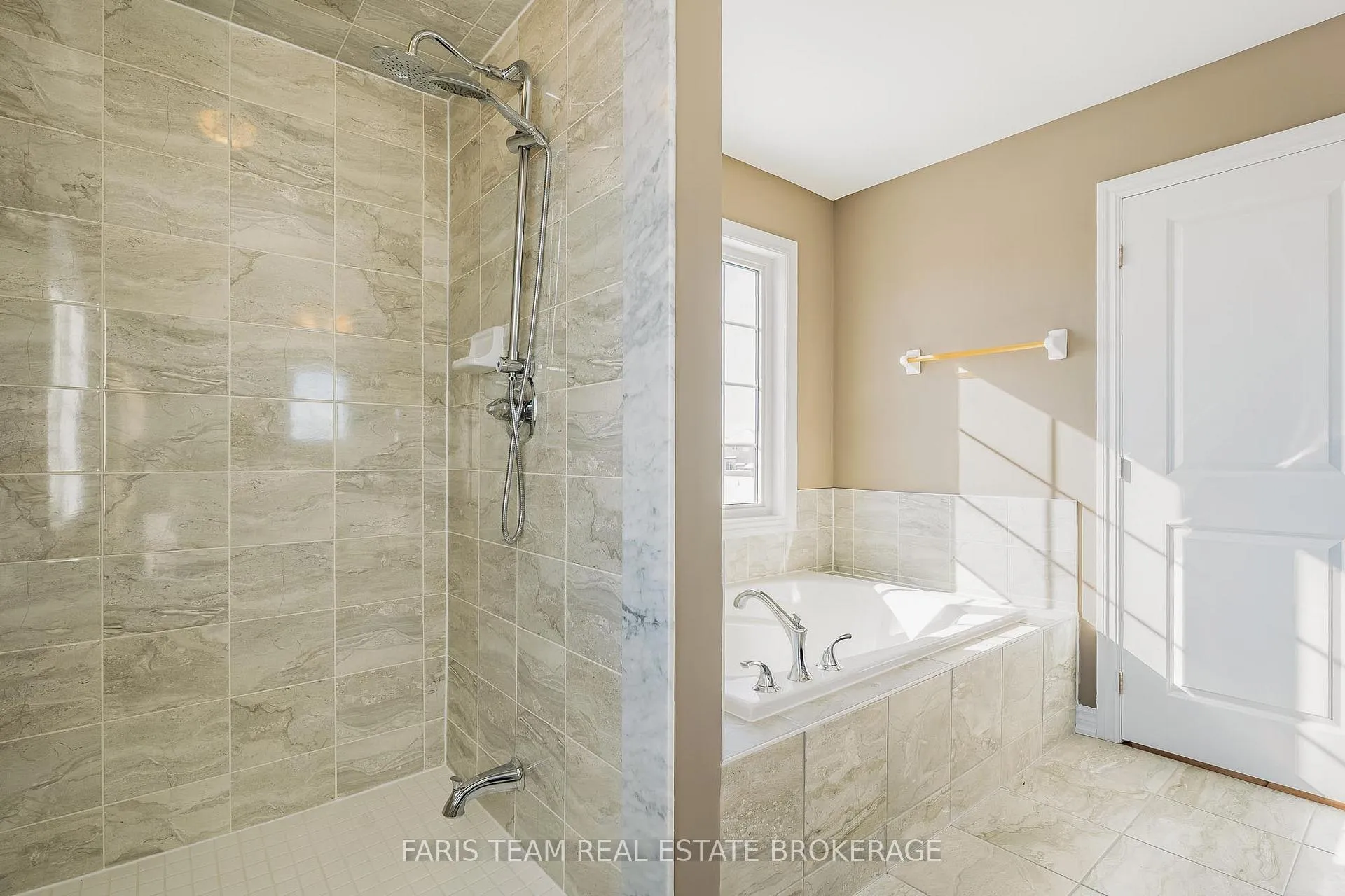Photo 20 of 41 Diana Drive, Orillia — HOMEH