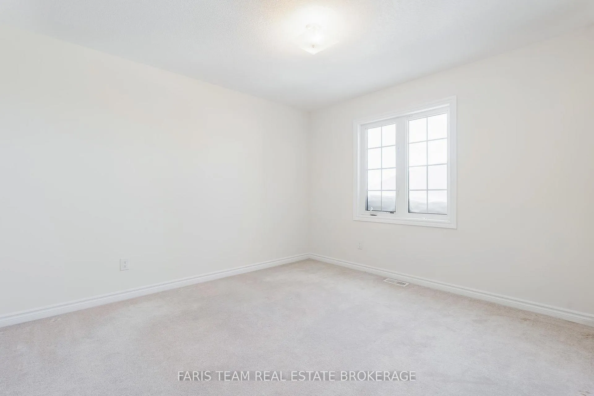 Photo 23 of 41 Diana Drive, Orillia — HOMEH