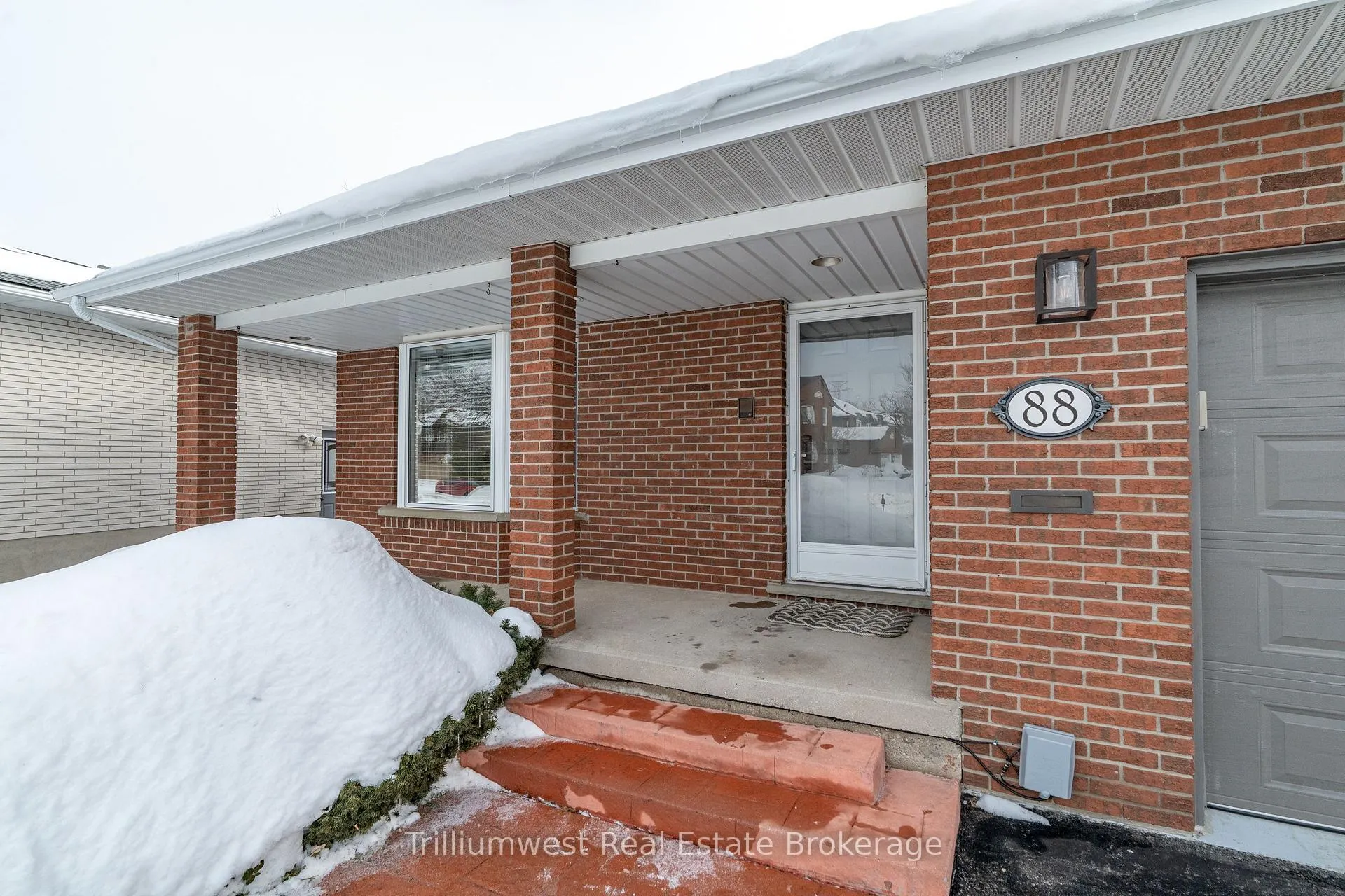 Photo 3 of 88 Old Forest Crescent, Kitchener — HOMEH