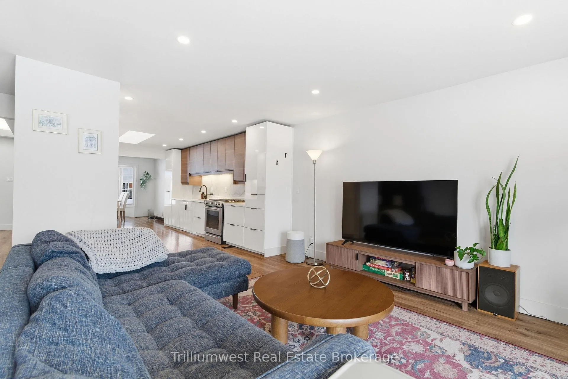 Photo 12 of 88 Old Forest Crescent, Kitchener — HOMEH