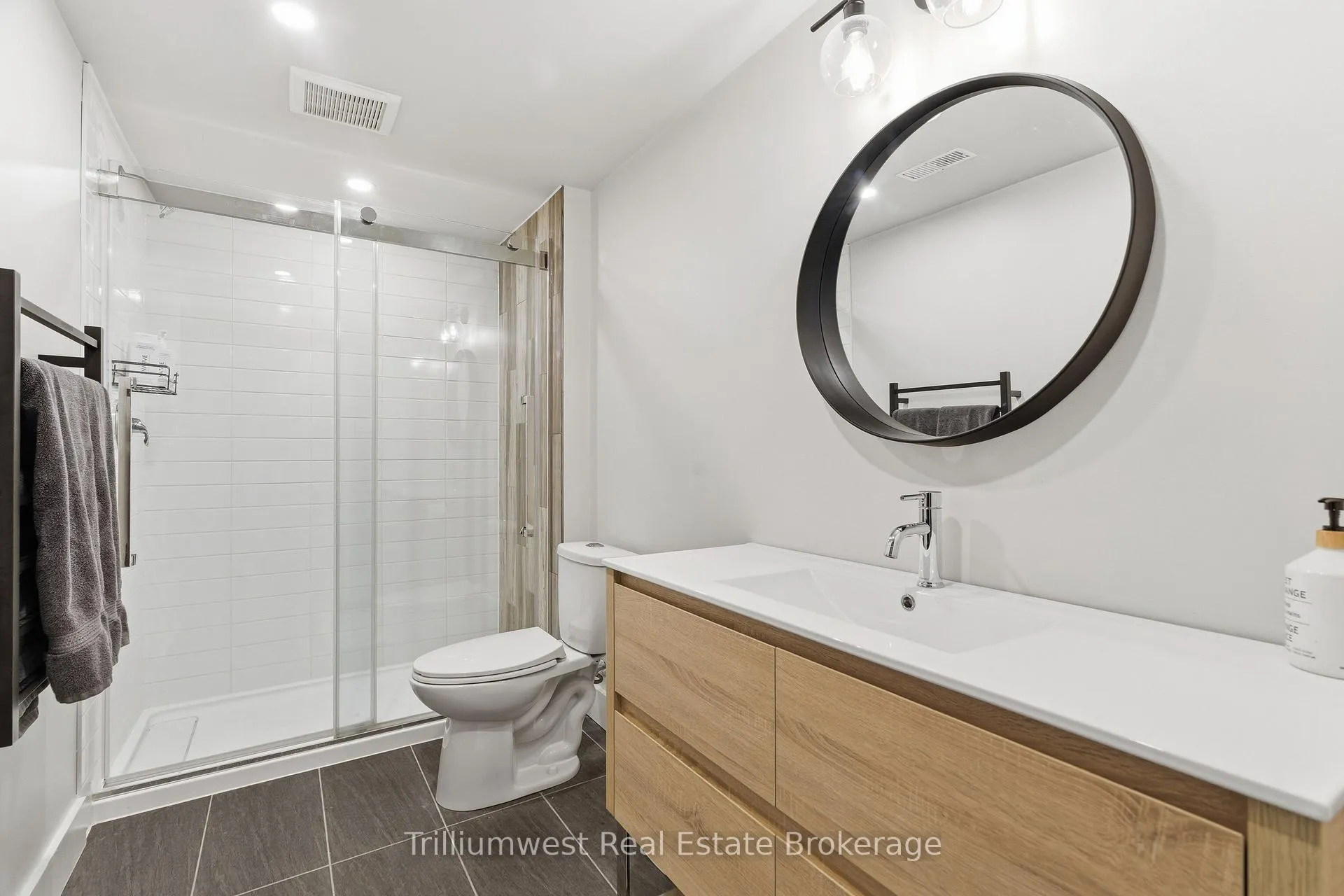 Photo 36 of 88 Old Forest Crescent, Kitchener — HOMEH