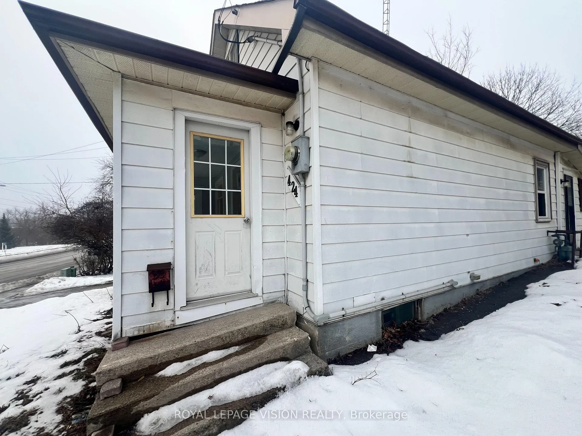Photo 4 of 424 Bloor Street E, Oshawa, Lakeview — HOMEH