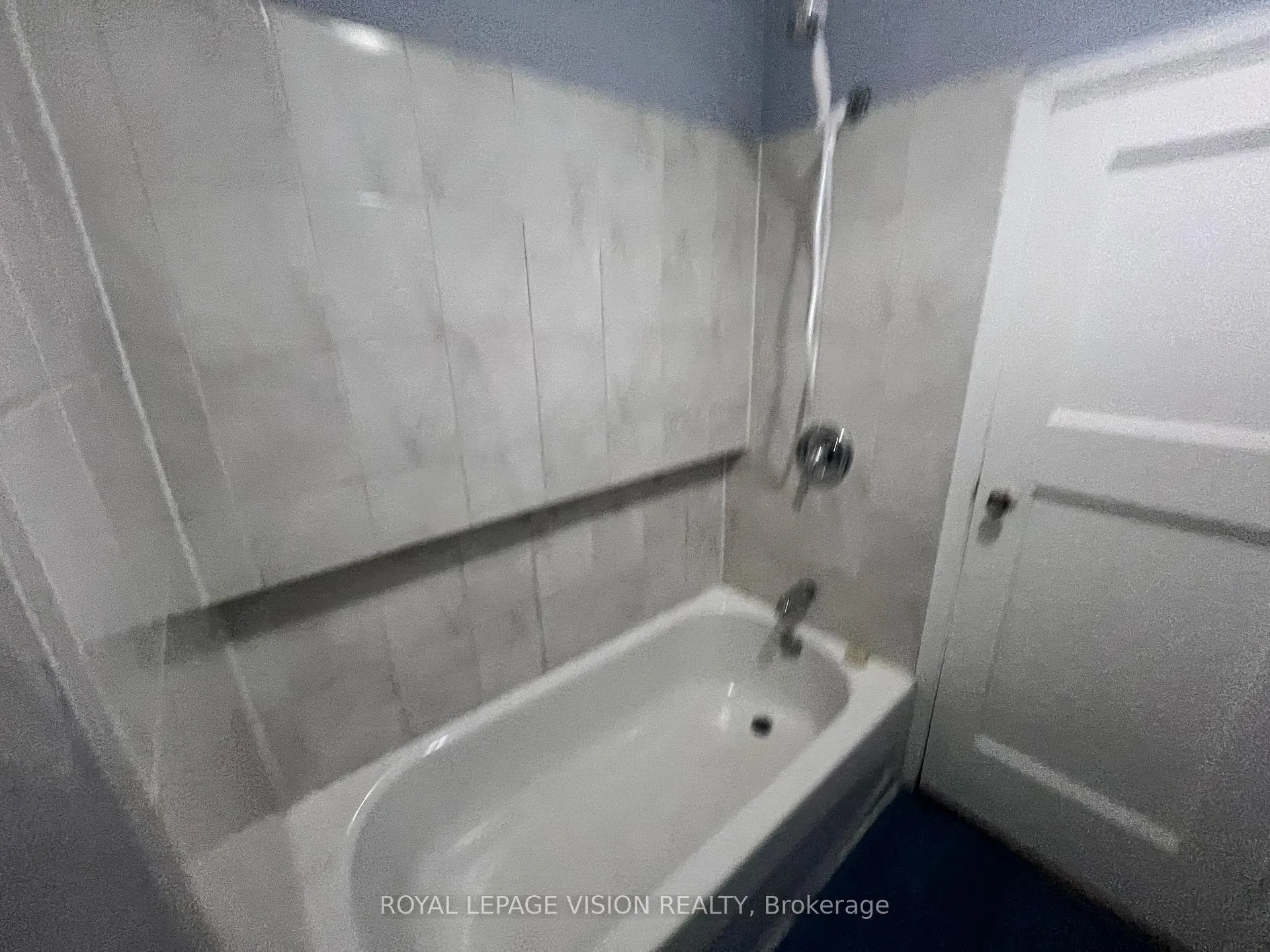 Photo 17 of 424 Bloor Street E, Oshawa, Lakeview — HOMEH