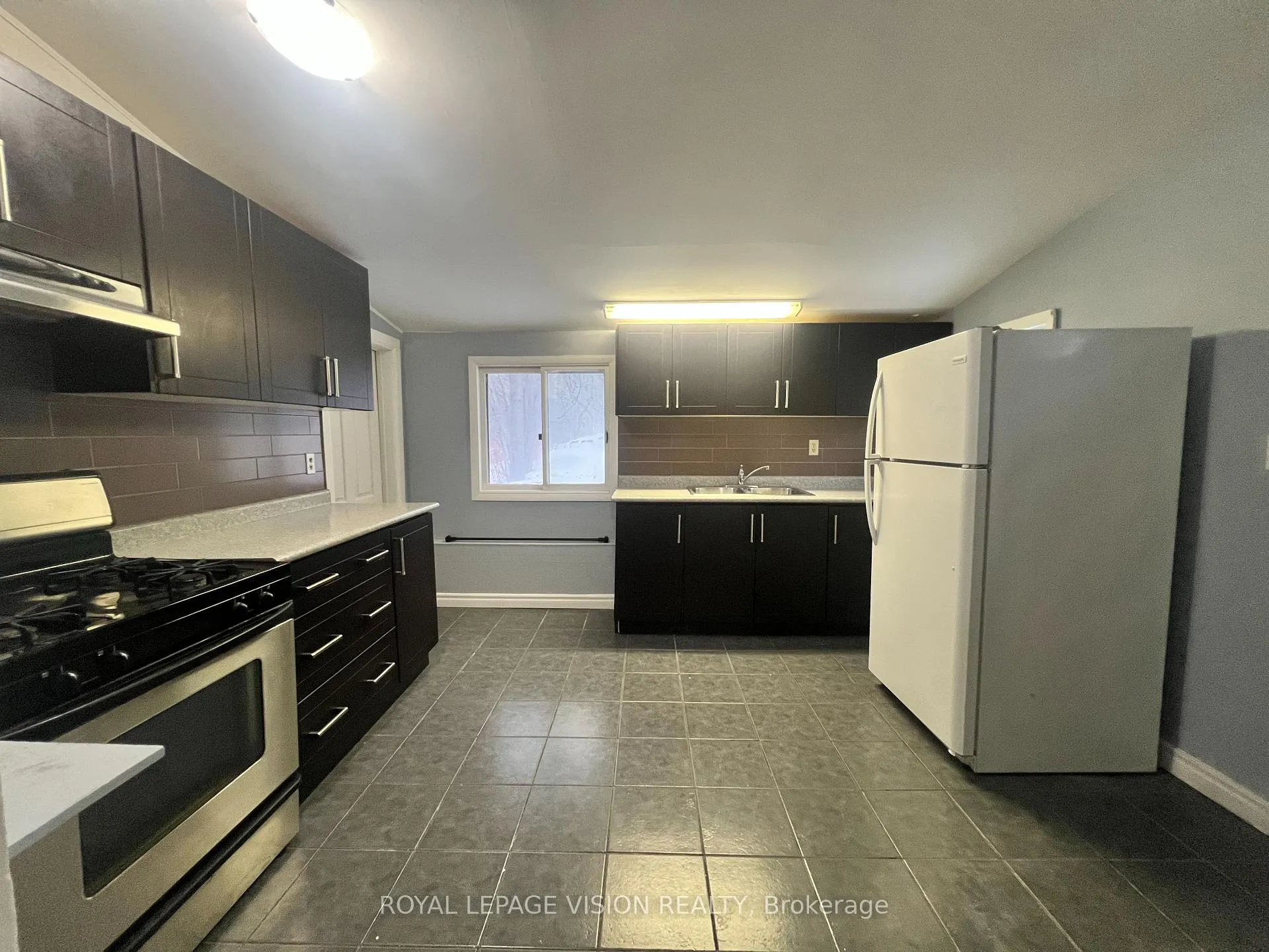 Photo 20 of 424 Bloor Street E, Oshawa, Lakeview — HOMEH