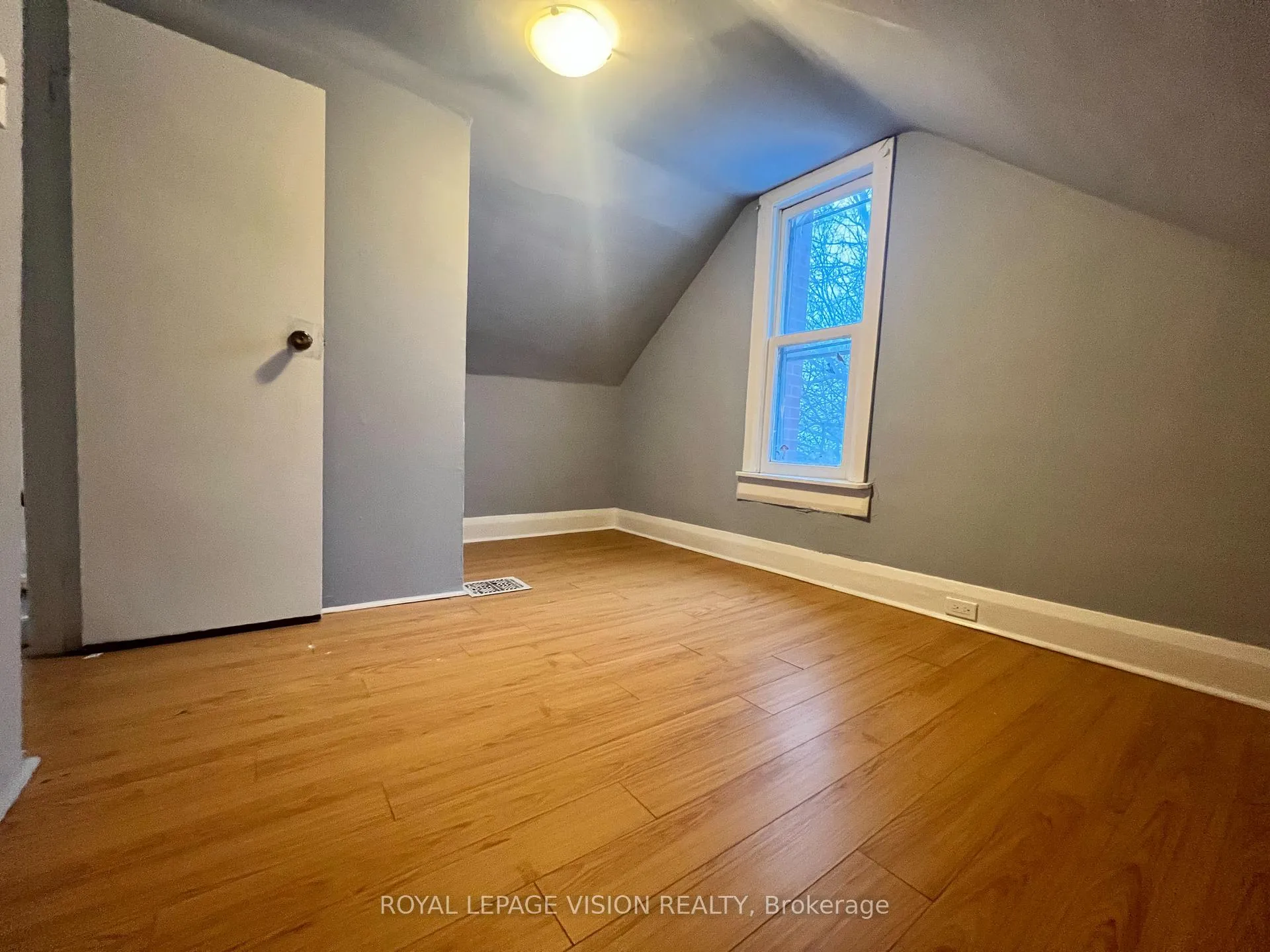 Photo 29 of 424 Bloor Street E, Oshawa, Lakeview — HOMEH