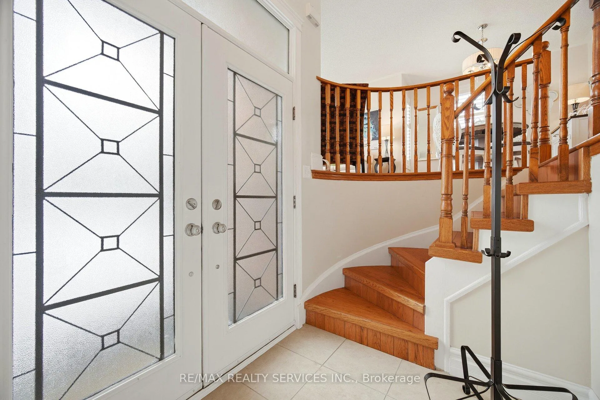 Photo 5 of 26 Hamilton Crescent, Halton Hills, Georgetown — HOMEH