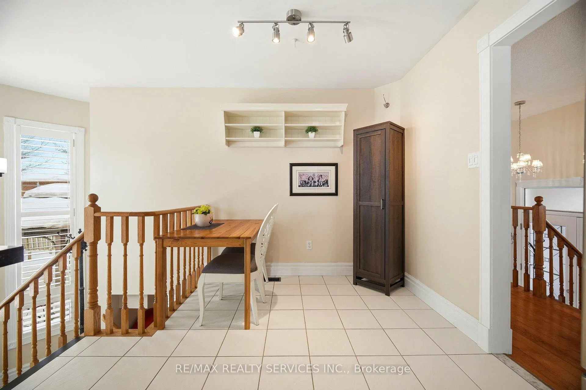 Photo 13 of 26 Hamilton Crescent, Halton Hills, Georgetown — HOMEH
