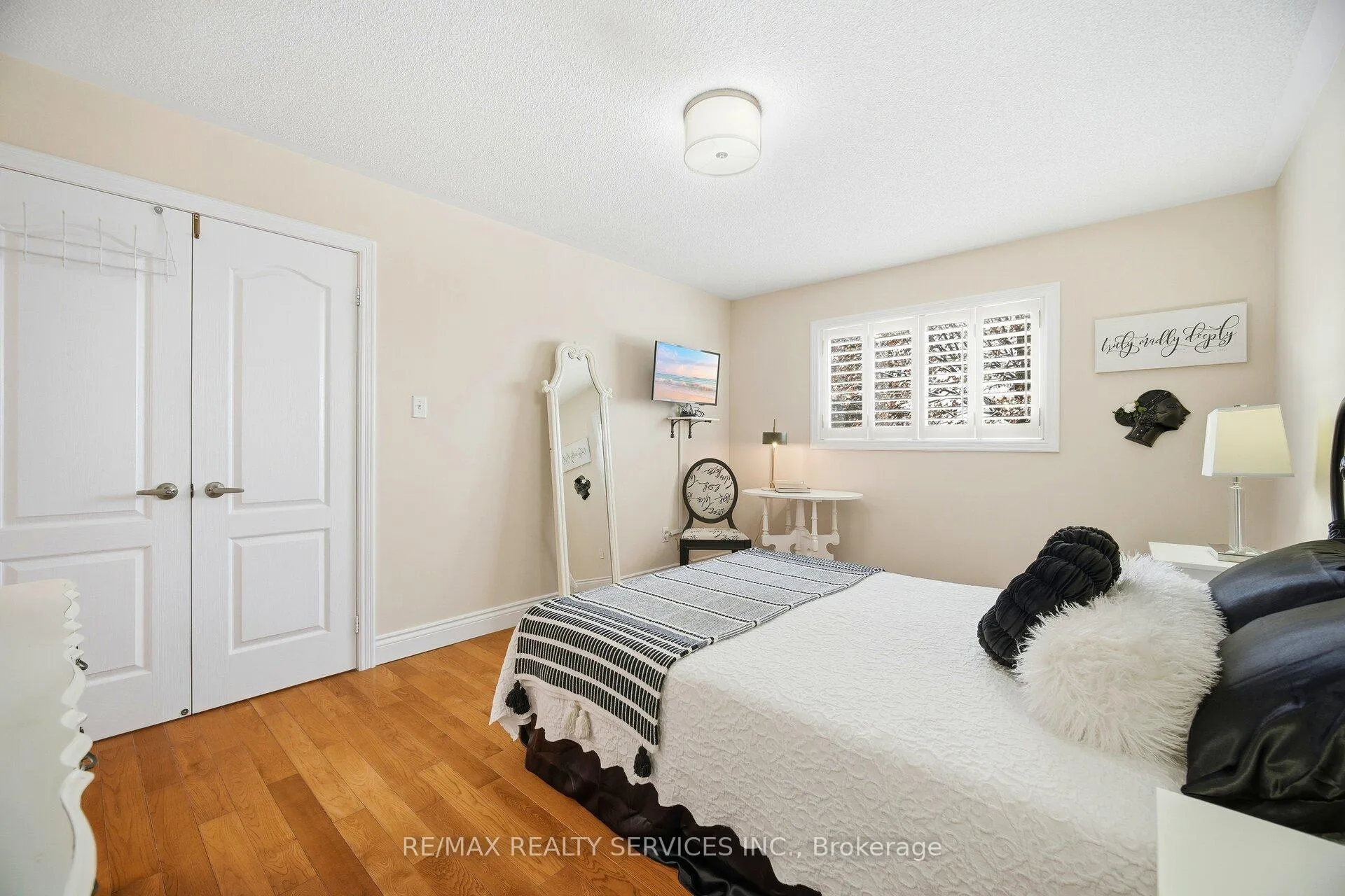 Photo 19 of 26 Hamilton Crescent, Halton Hills, Georgetown — HOMEH