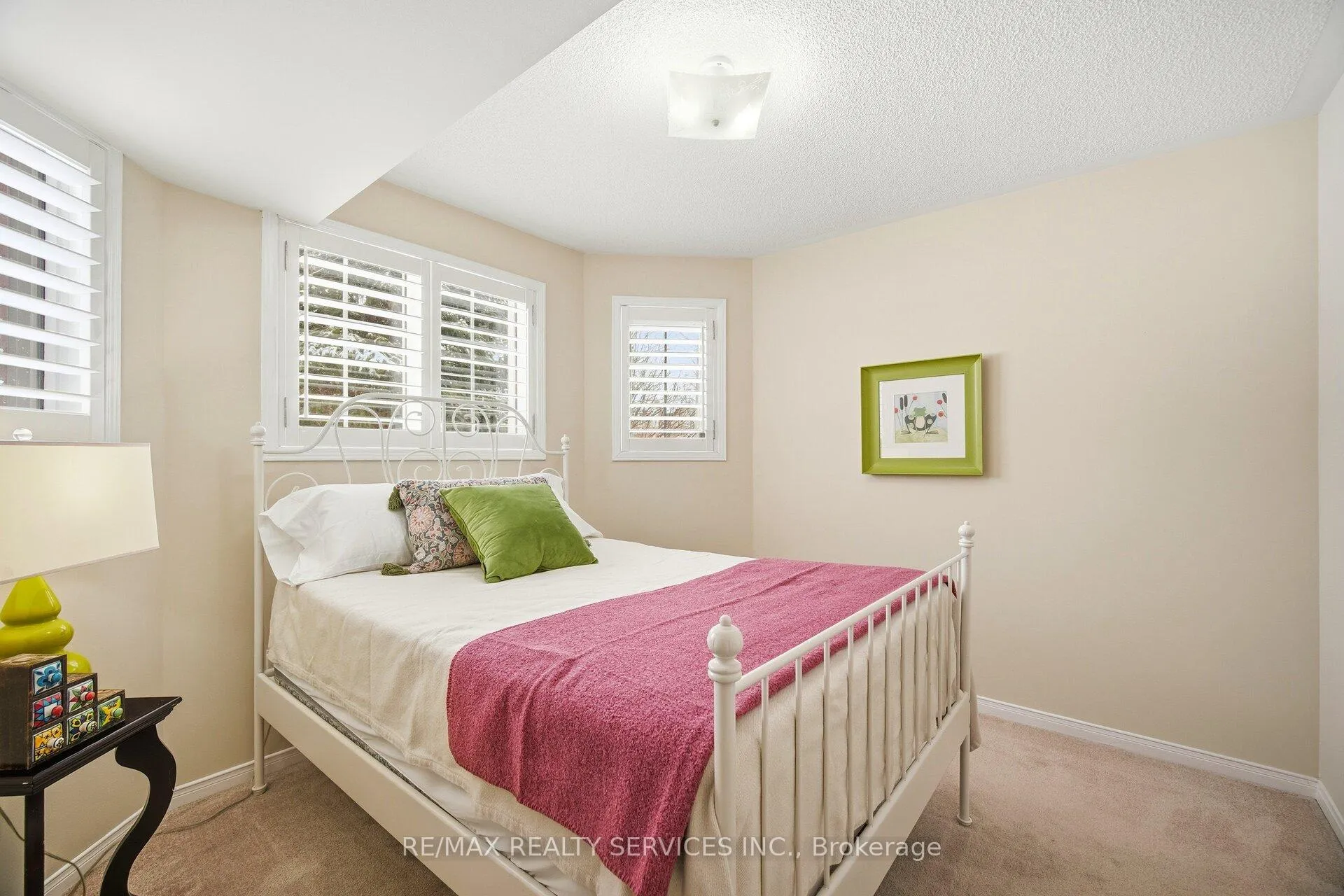 Photo 27 of 26 Hamilton Crescent, Halton Hills, Georgetown — HOMEH