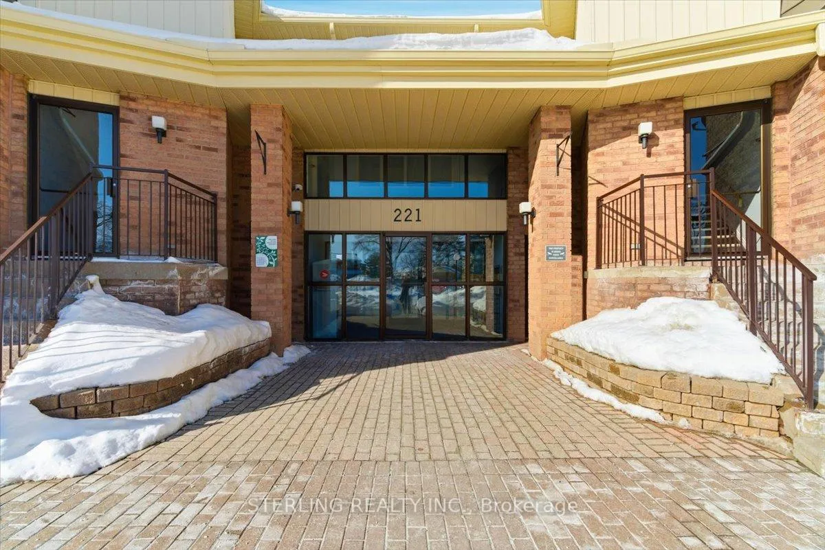 Front of Unit 213, 221 North Park Street