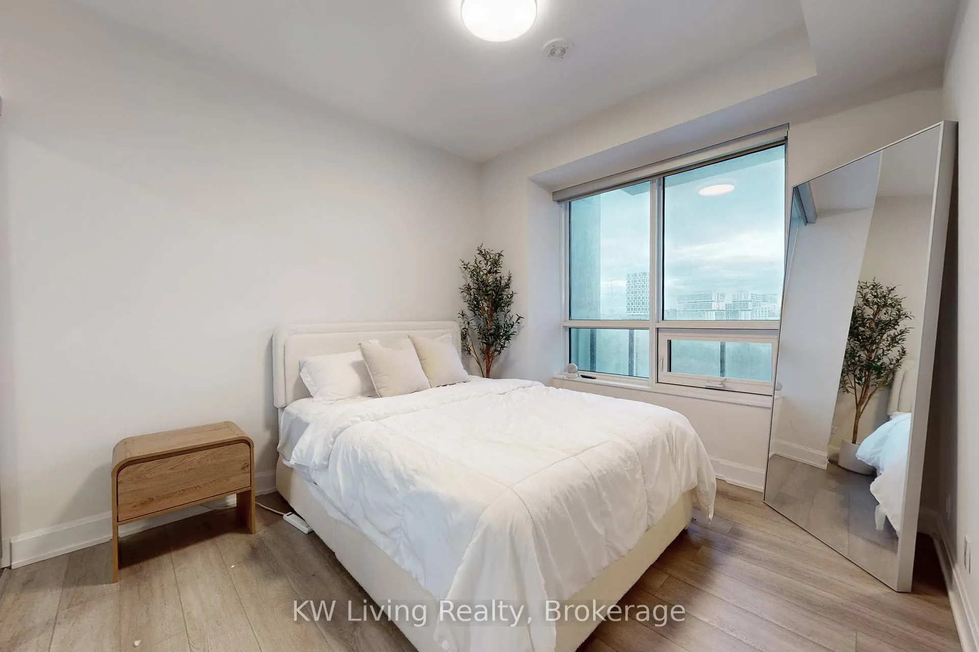 Photo 2 of Unit 1005, 18 Water Walk Drive, Markham, Unionville — HOMEH