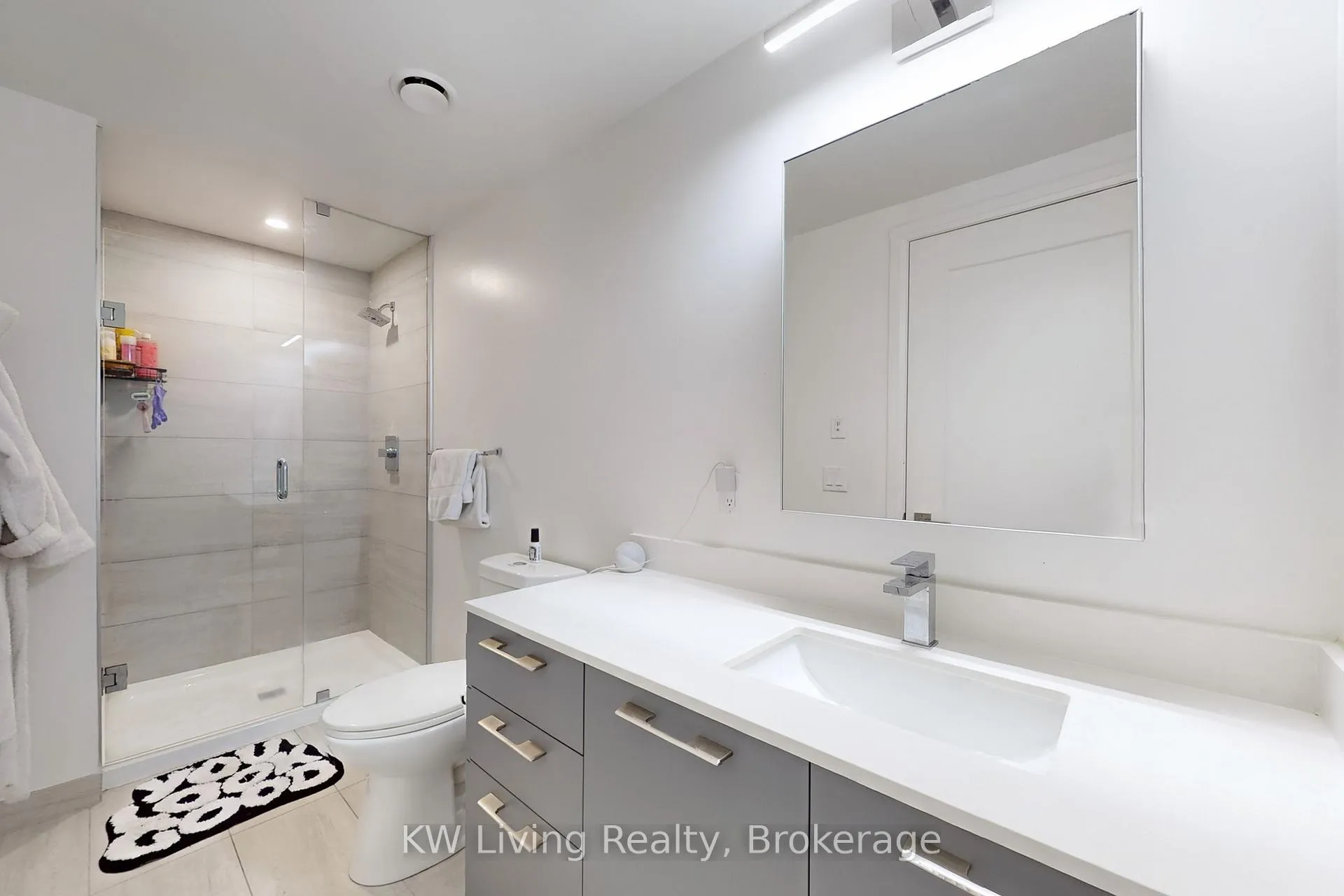 Photo 5 of Unit 1005, 18 Water Walk Drive, Markham, Unionville — HOMEH