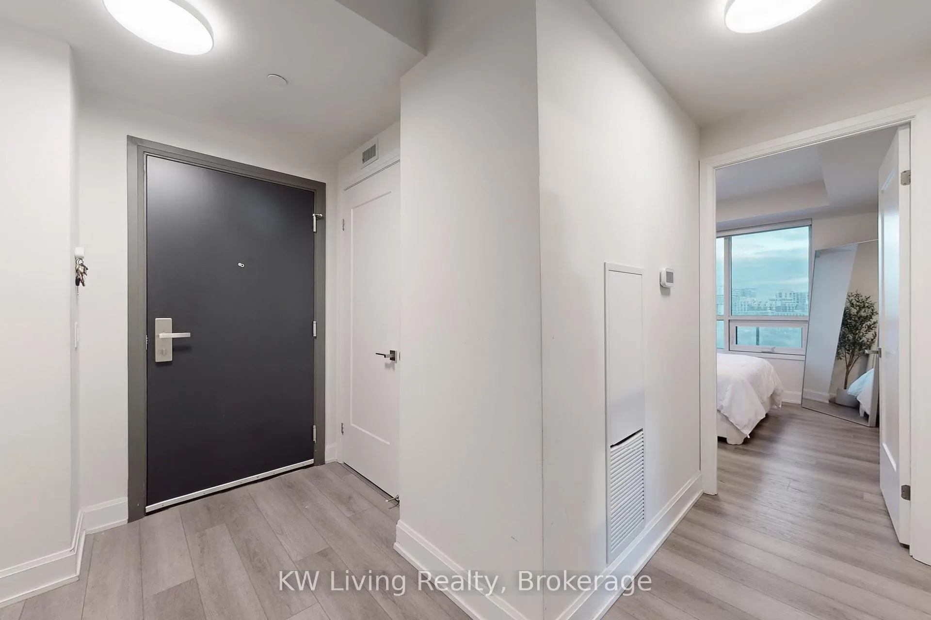 Photo 7 of Unit 1005, 18 Water Walk Drive, Markham, Unionville — HOMEH