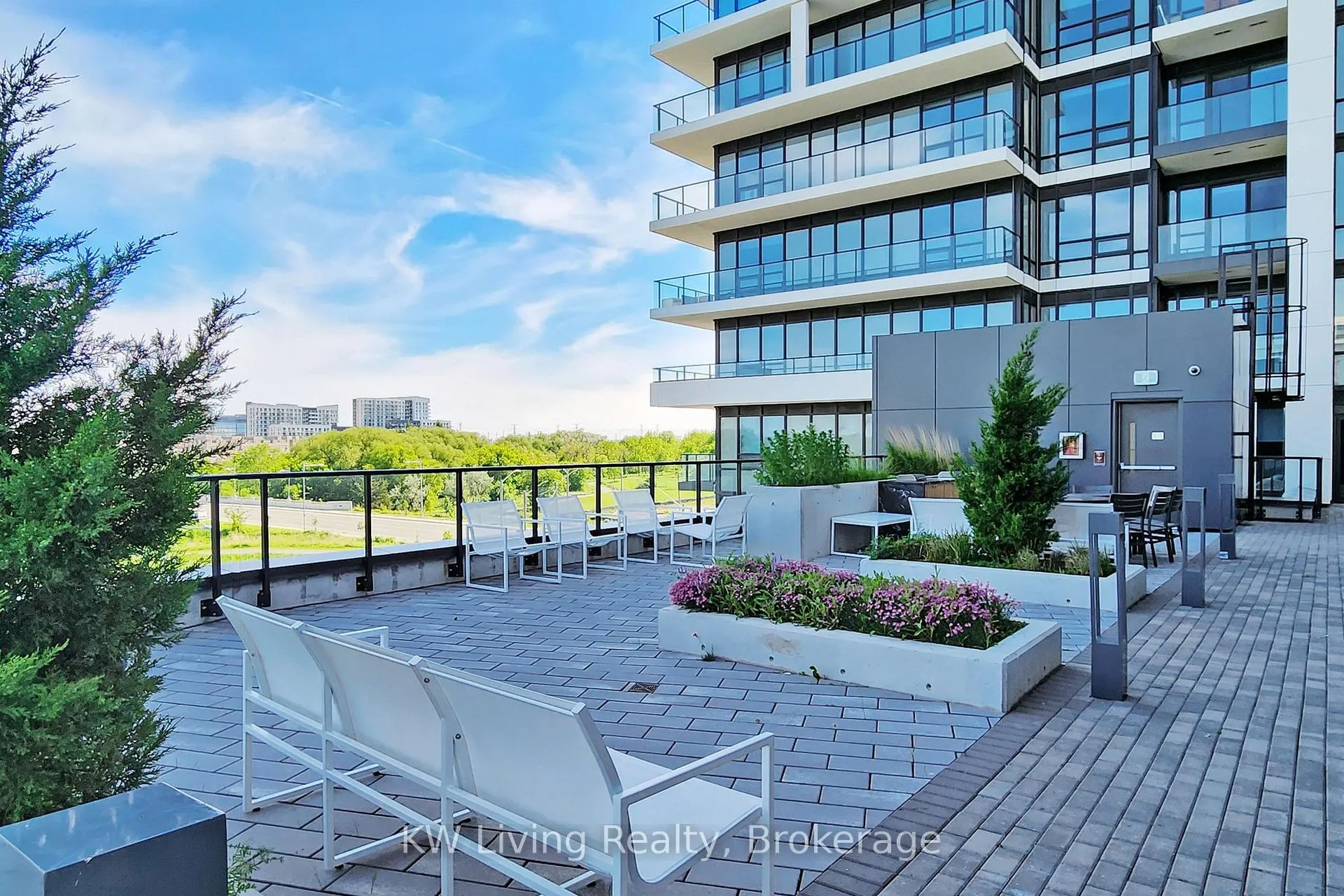Photo 33 of Unit 1005, 18 Water Walk Drive, Markham, Unionville — HOMEH