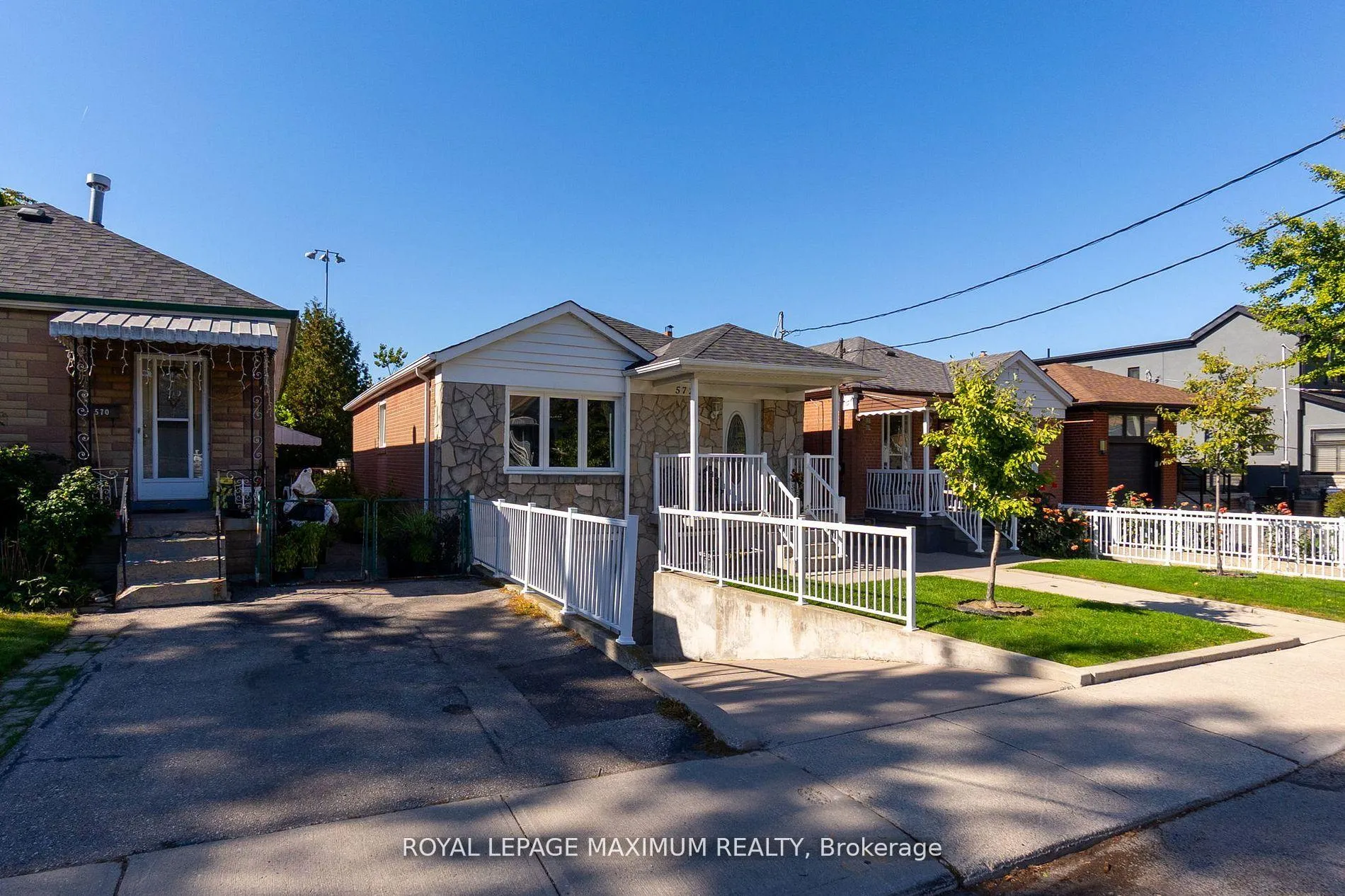 Photo 2 of 572 Northcliffe Boulevard, Toronto, Oakwood Village — HOMEH