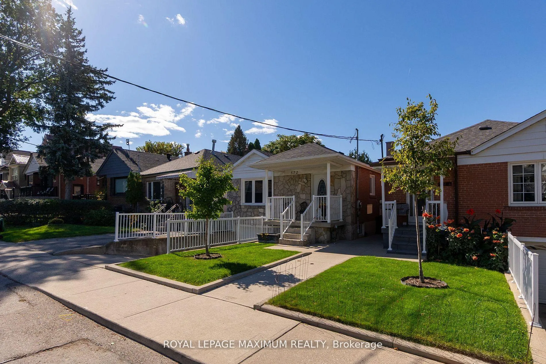 Photo 3 of 572 Northcliffe Boulevard, Toronto, Oakwood Village — HOMEH