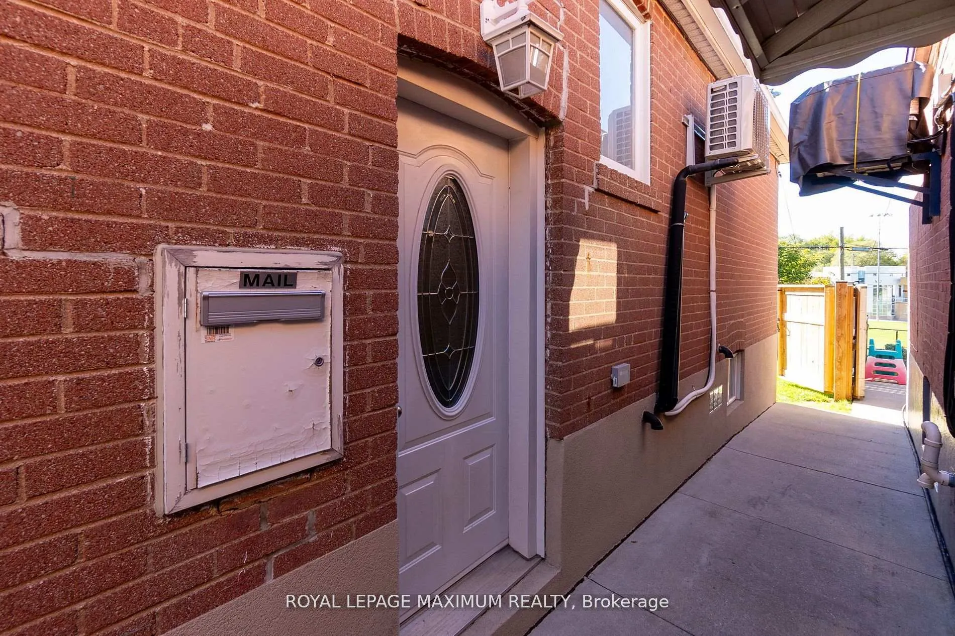 Photo 5 of 572 Northcliffe Boulevard, Toronto, Oakwood Village — HOMEH