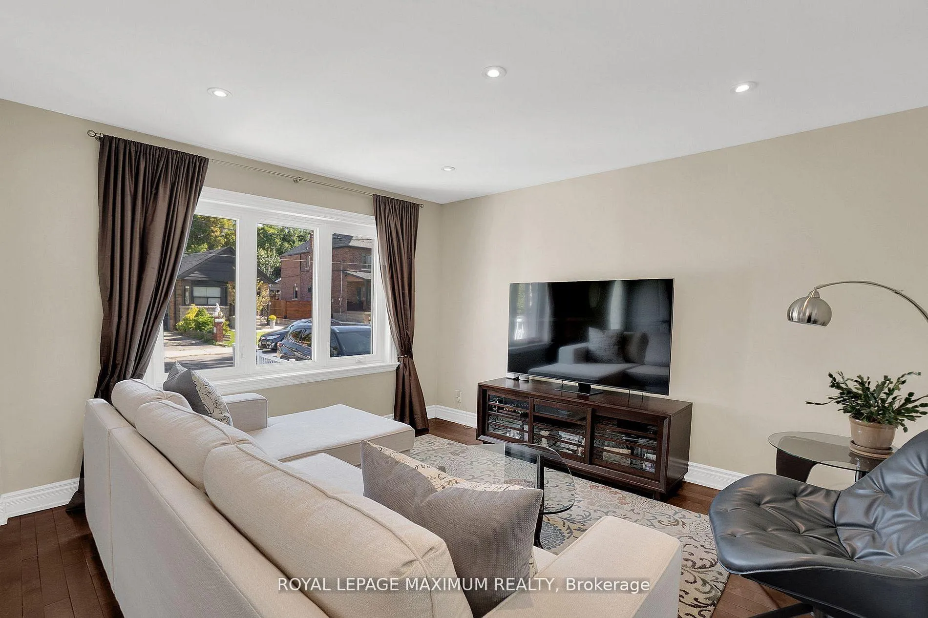 Photo 8 of 572 Northcliffe Boulevard, Toronto, Oakwood Village — HOMEH