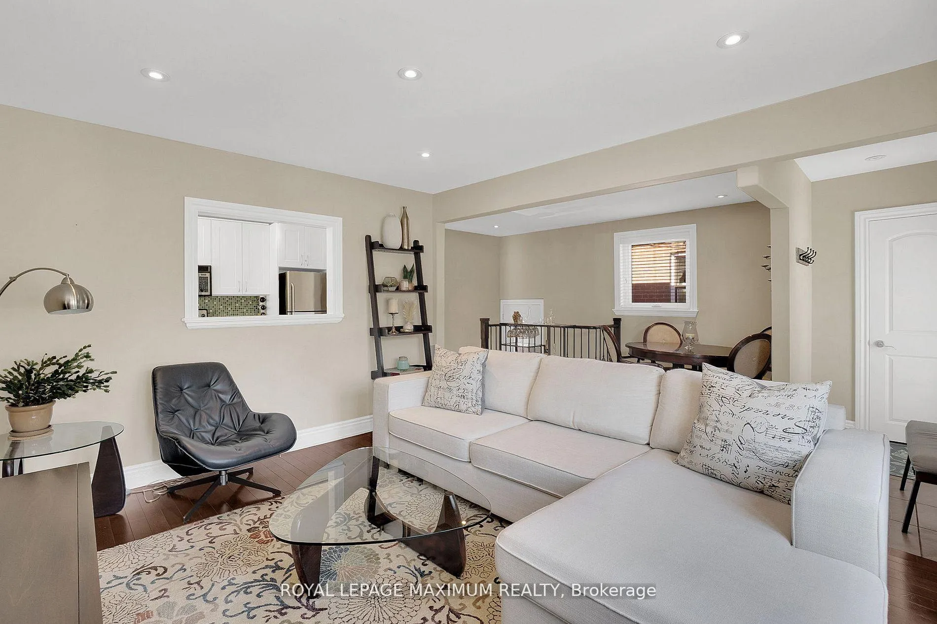 Photo 9 of 572 Northcliffe Boulevard, Toronto, Oakwood Village — HOMEH