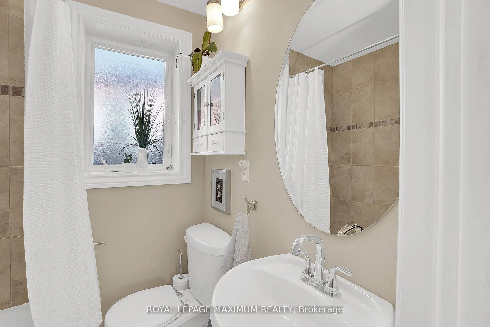 Photo 18 of 572 Northcliffe Boulevard, Toronto, Oakwood Village — HOMEH