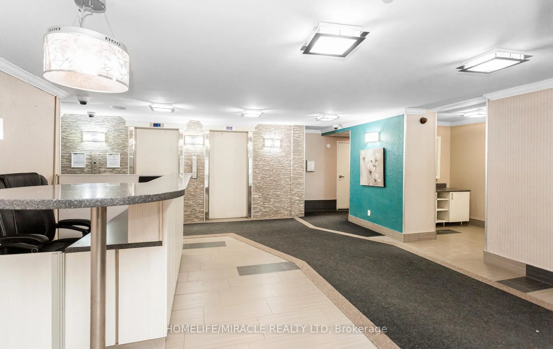 Photo 4 of Unit 1102, 15 Kensington Road, Brampton, Queen Street Corridor — HOMEH
