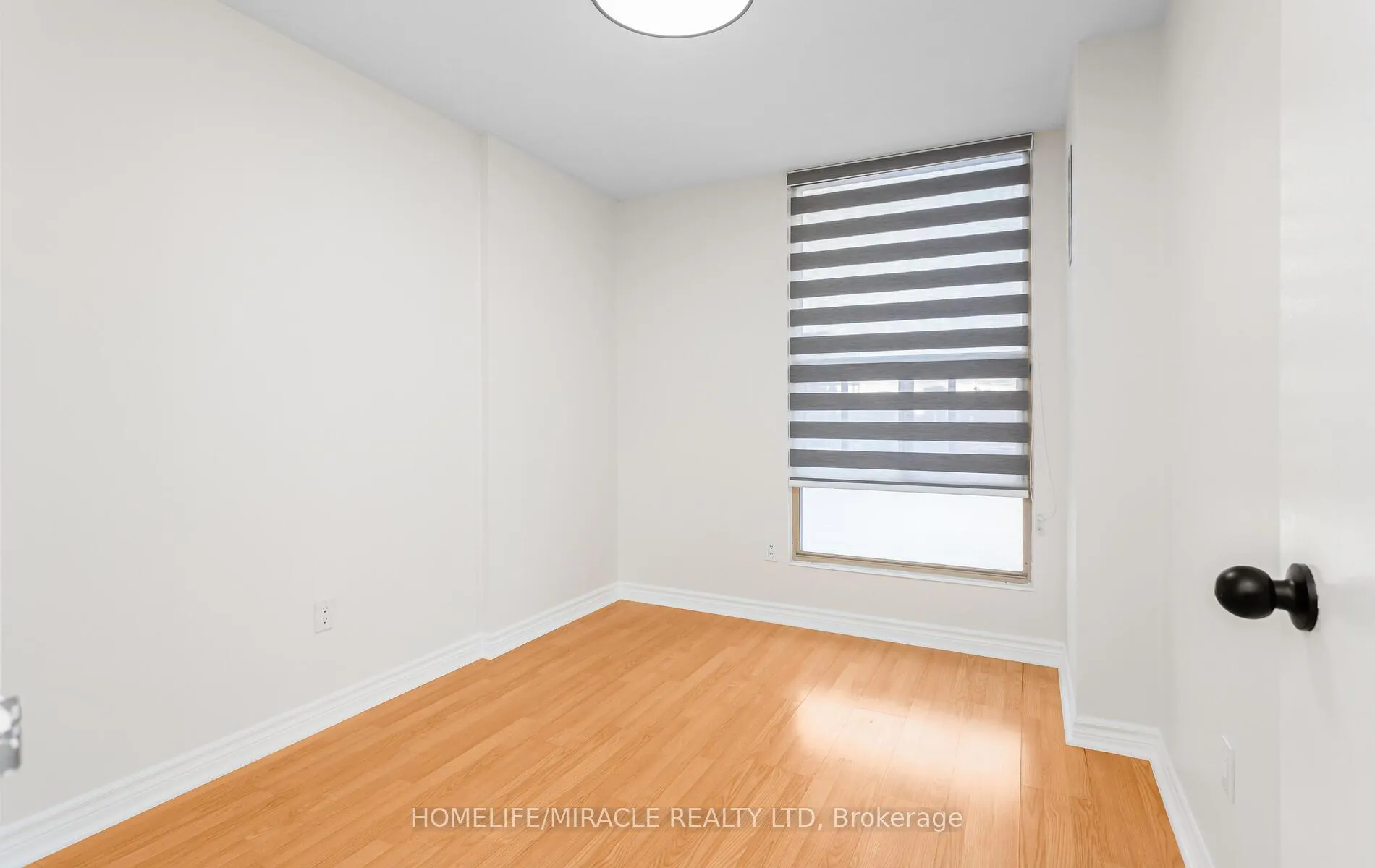 Photo 5 of Unit 1102, 15 Kensington Road, Brampton, Queen Street Corridor — HOMEH