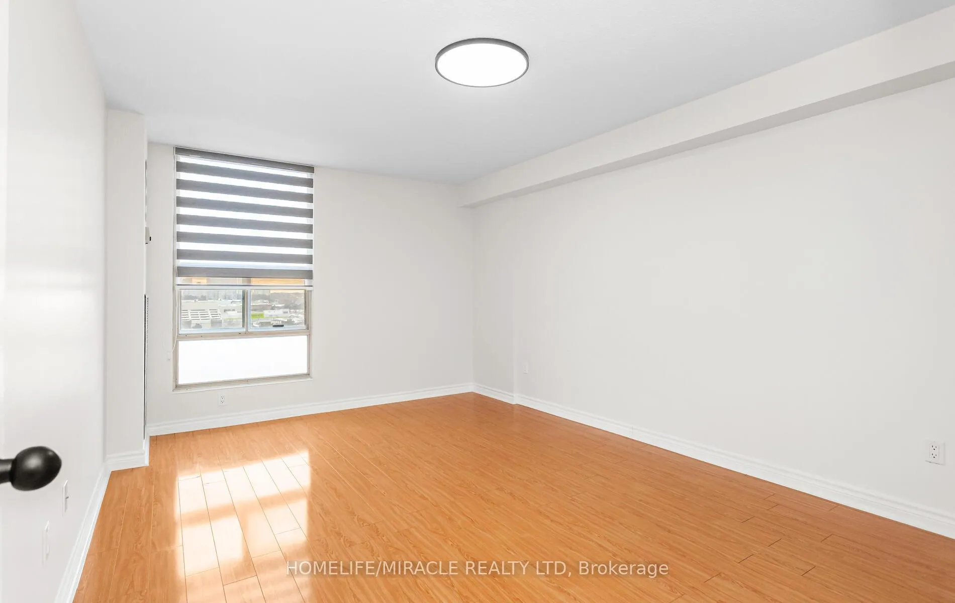 Photo 6 of Unit 1102, 15 Kensington Road, Brampton, Queen Street Corridor — HOMEH