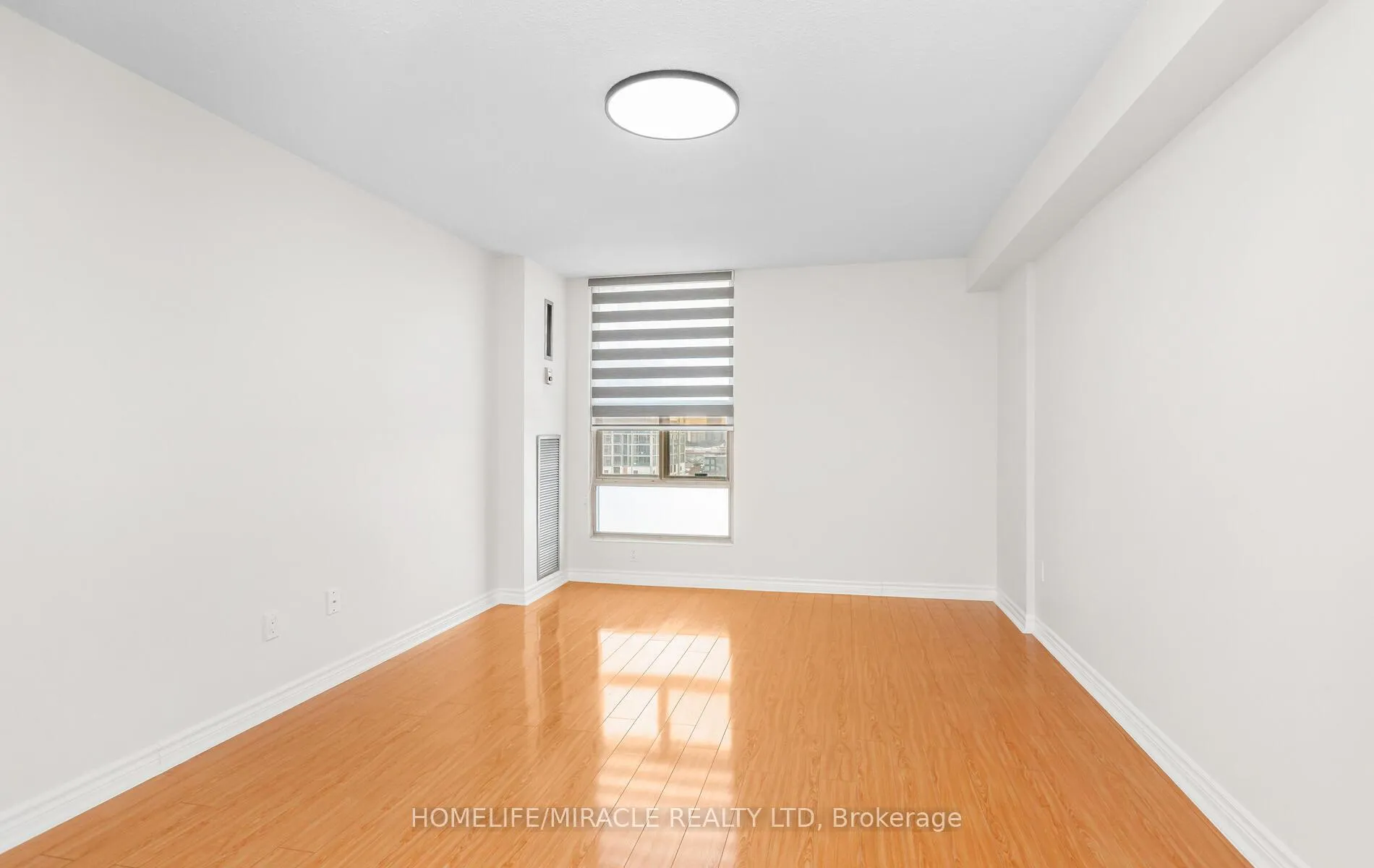 Photo 8 of Unit 1102, 15 Kensington Road, Brampton, Queen Street Corridor — HOMEH