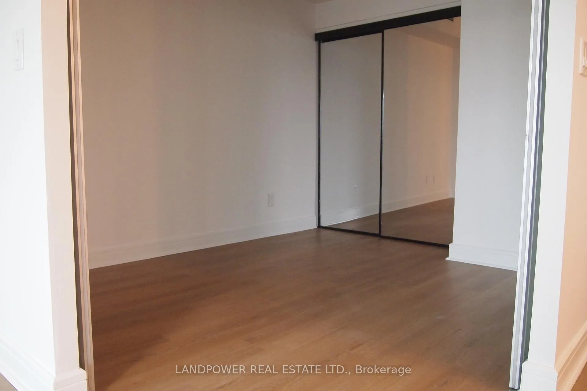 Photo 7 of Unit 512, 35 Brian Peck Crescent, Toronto, Thorncliffe Park — HOMEH