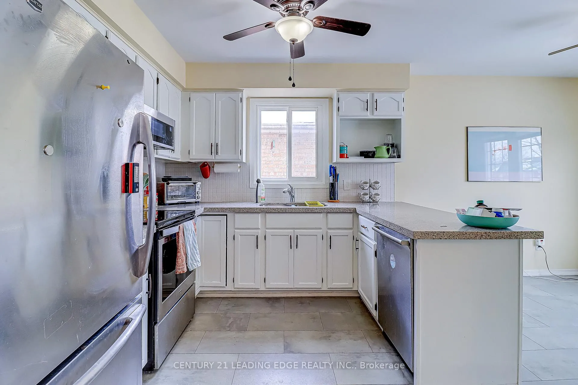 Photo 4 of Unit Upper, 55 Mccrimmon Crescent, Clarington, Bowmanville — HOMEH