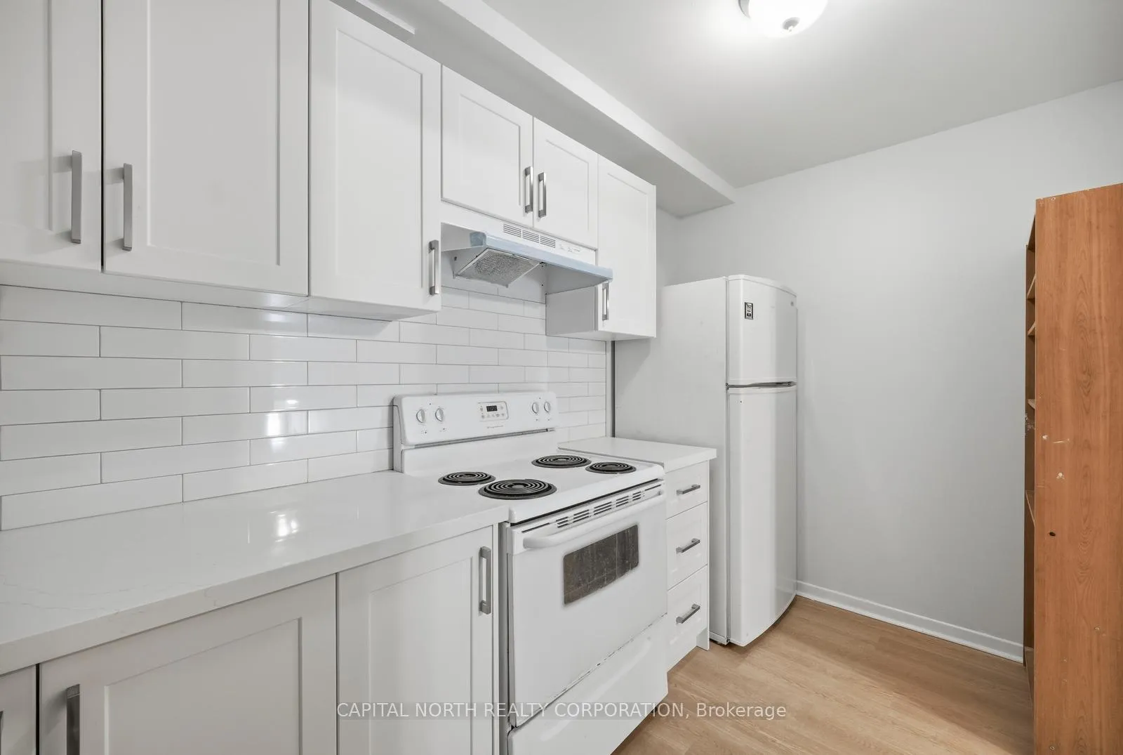 Photo 13 of Unit 6, 104 Wellington Street E, Aurora, Aurora Village — HOMEH