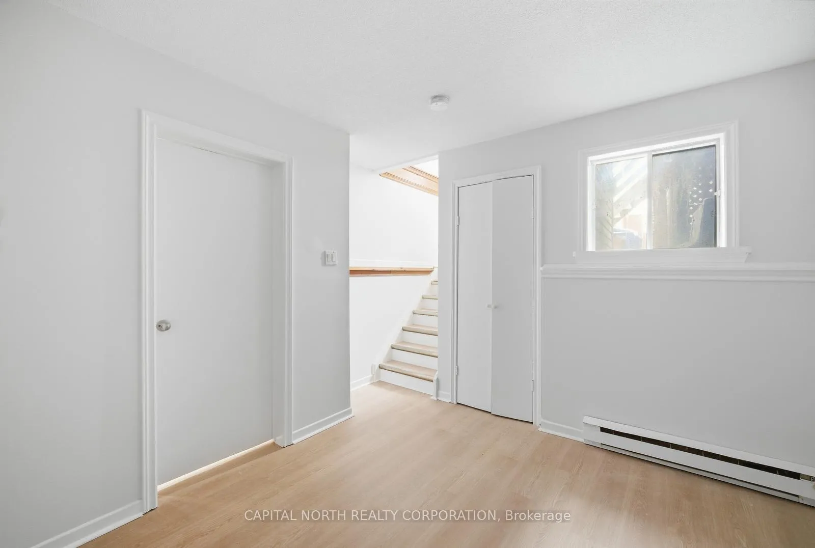 Photo 14 of Unit 6, 104 Wellington Street E, Aurora, Aurora Village — HOMEH