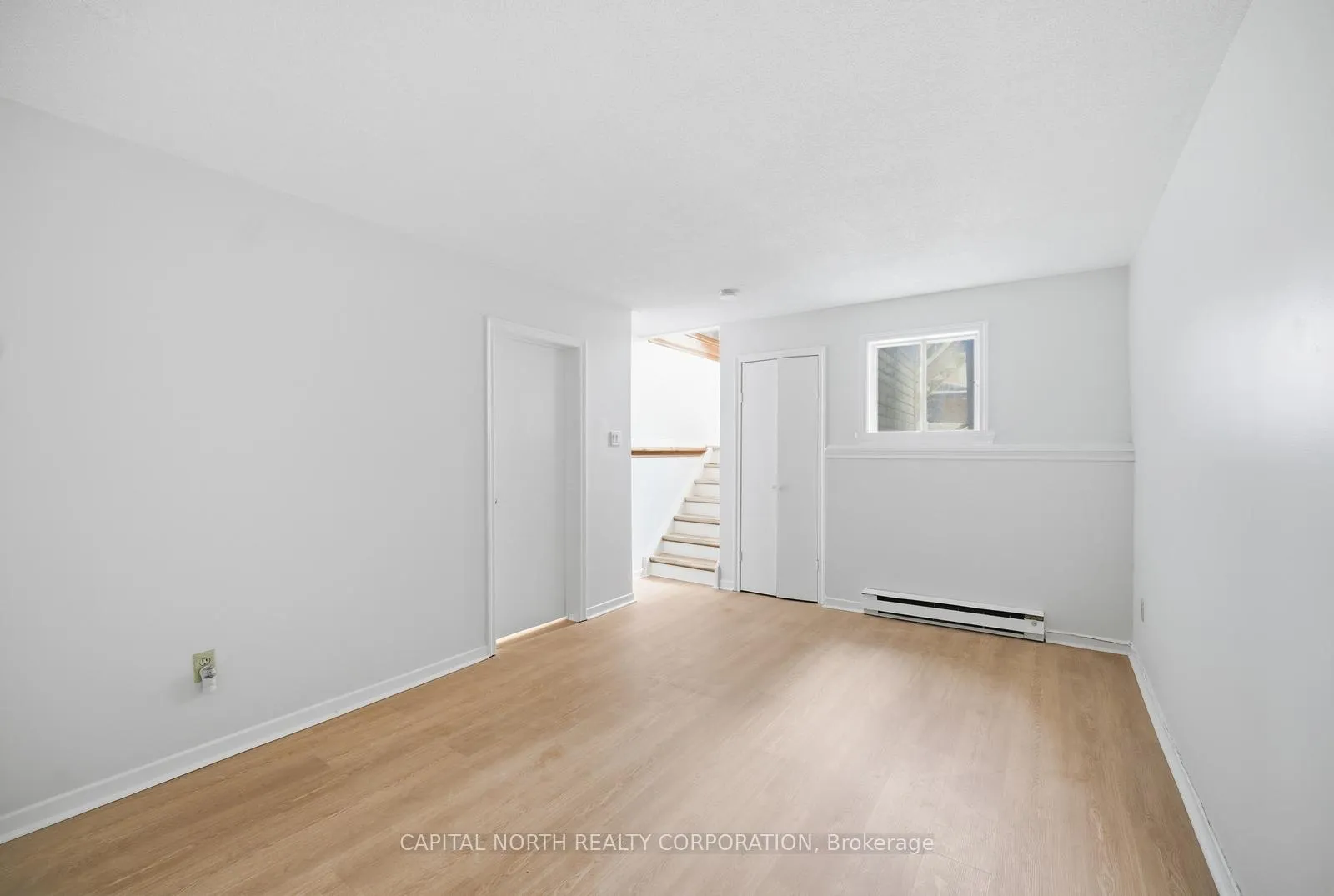 Photo 15 of Unit 6, 104 Wellington Street E, Aurora, Aurora Village — HOMEH