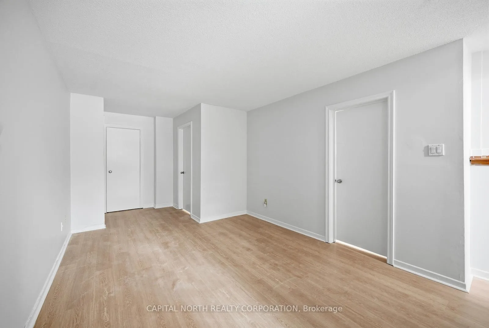 Photo 17 of Unit 6, 104 Wellington Street E, Aurora, Aurora Village — HOMEH