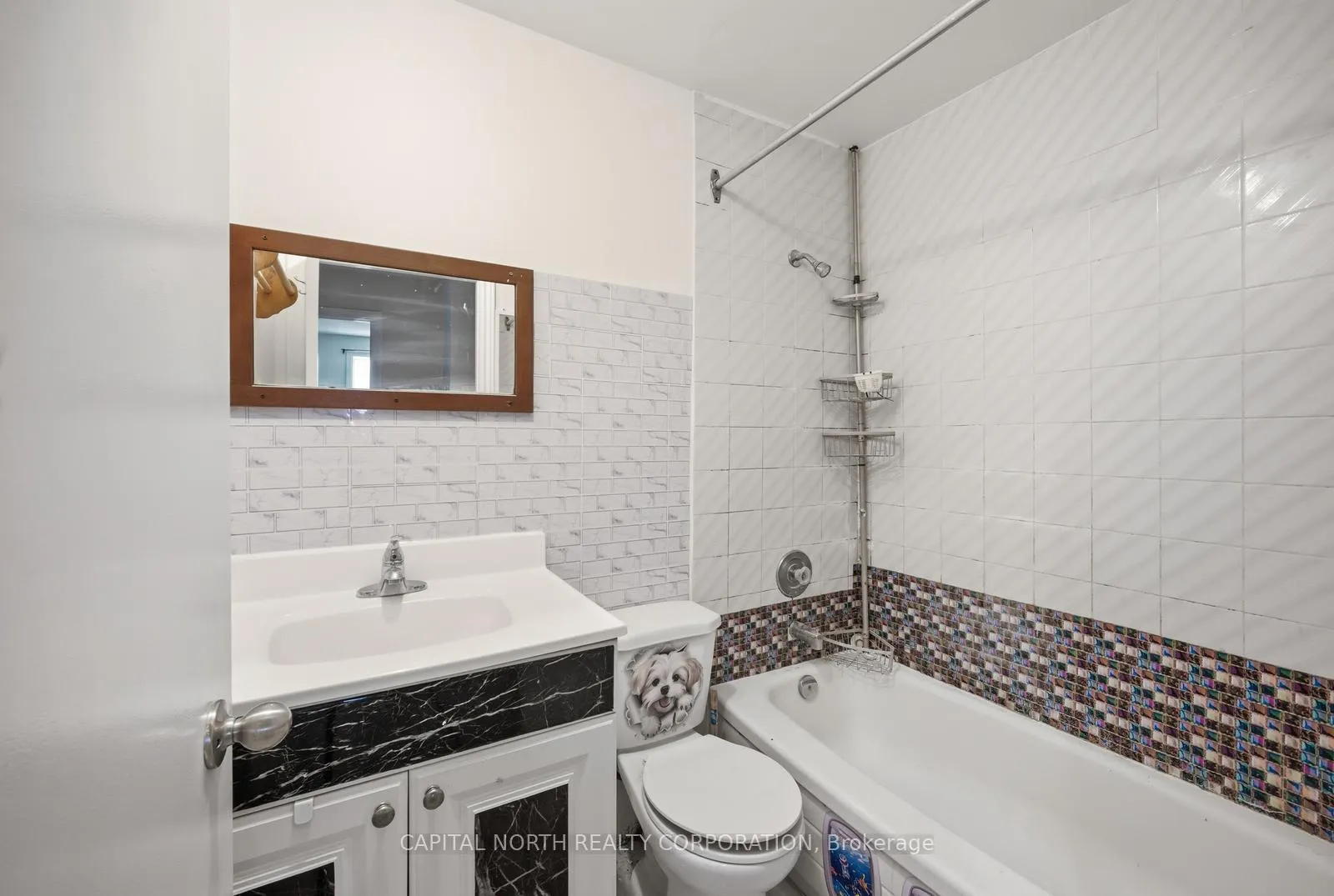 Photo 23 of Unit 6, 104 Wellington Street E, Aurora, Aurora Village — HOMEH