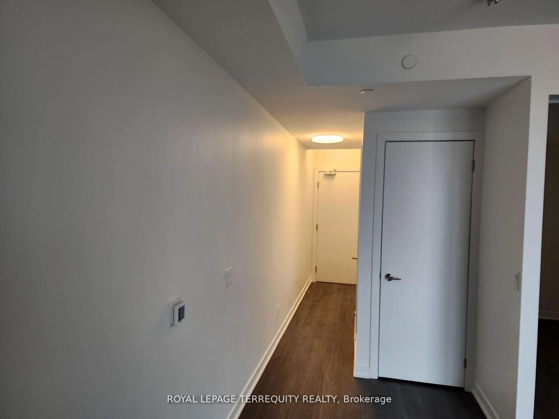 Photo 3 of Unit 809, 185 Alberta Avenue, Toronto, Oakwood Village — HOMEH